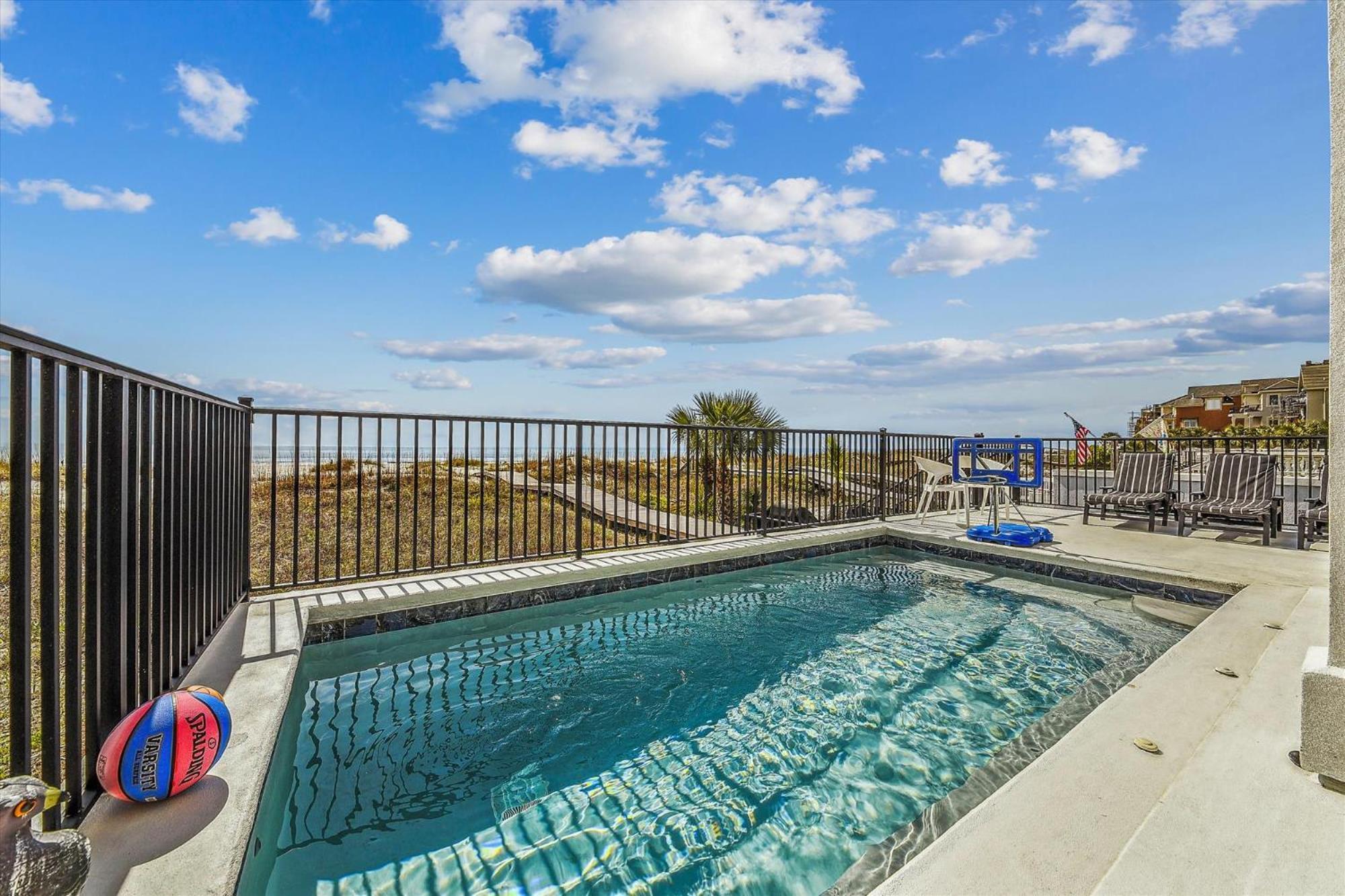 10 Collier Beach- Oceanfront, Private Access, Heatable Pool, Free Activities Included *