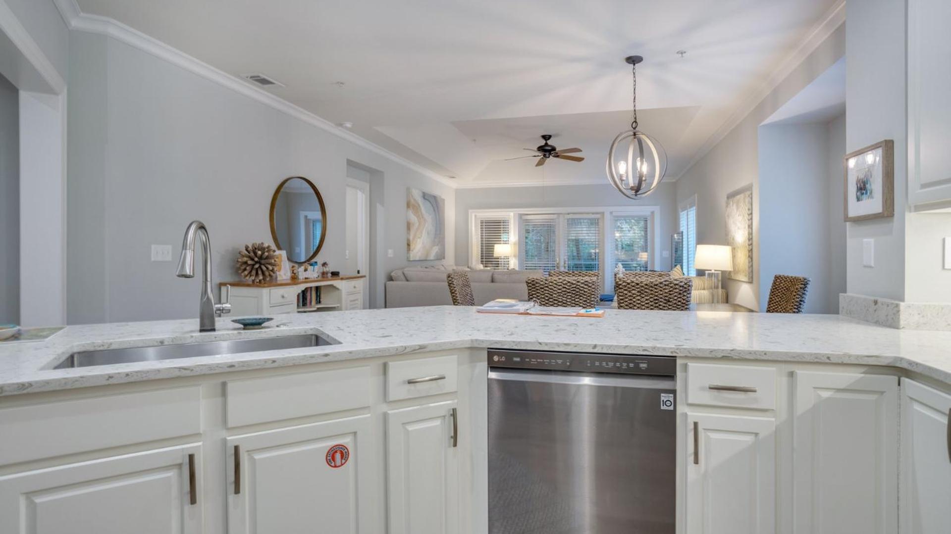 Villa Coastal, Luxury, Walk To Hilton Head Island