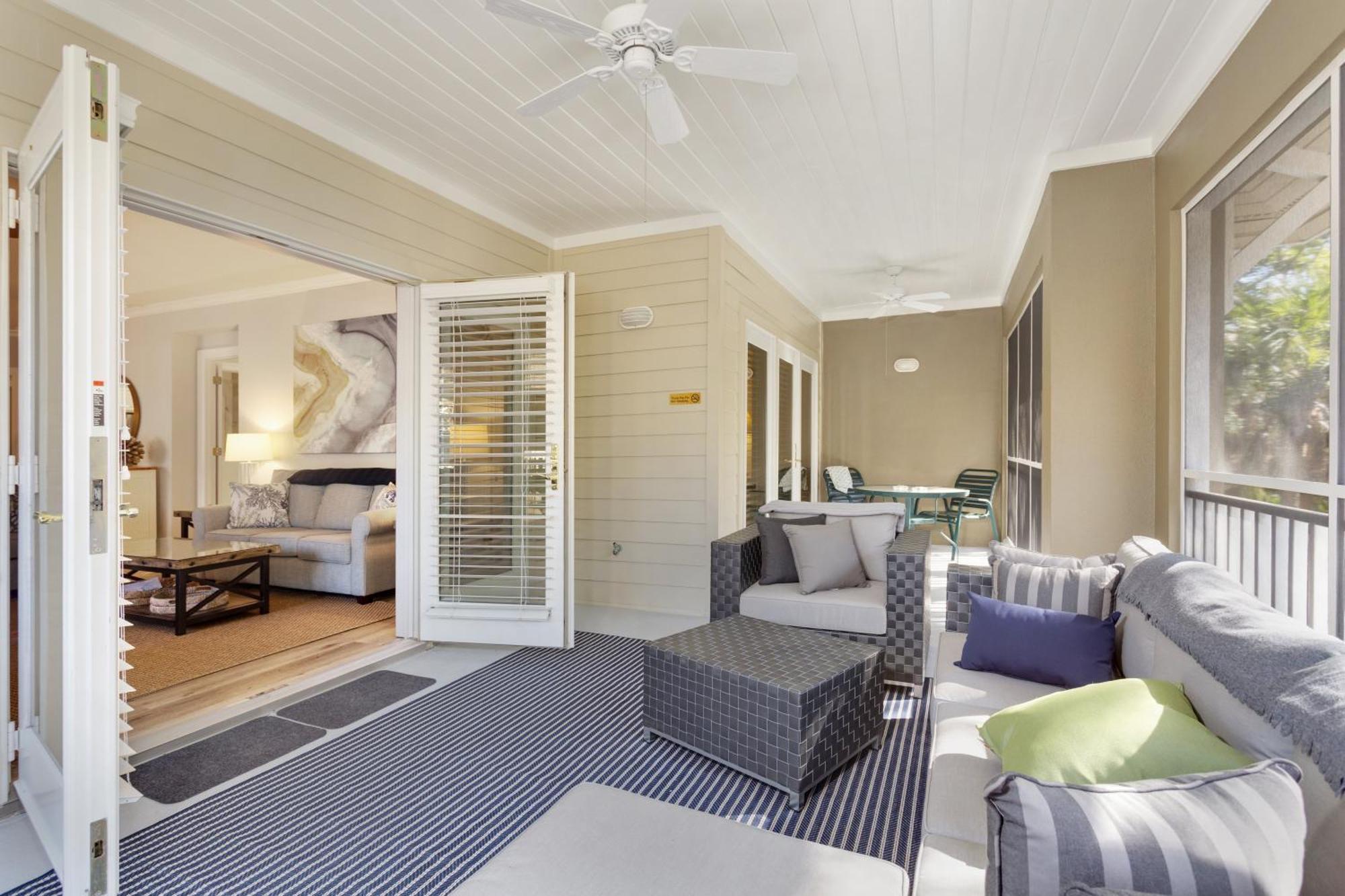 Villa Coastal, Luxury, Walk To