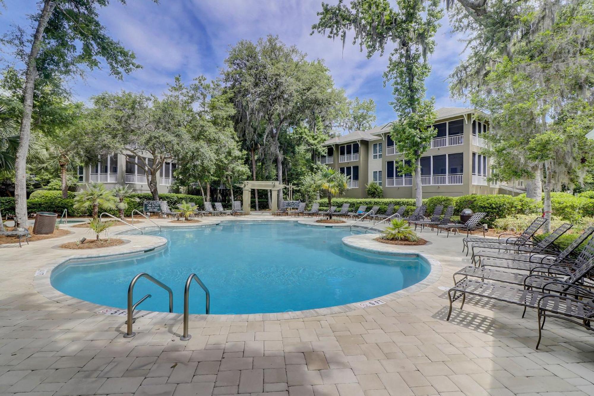 Coastal, Luxury, Walk To Hilton Head Island