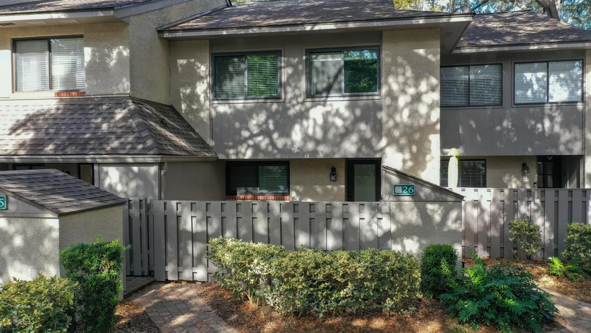 Pet Friendly, Private Deck, Coastal Villa *