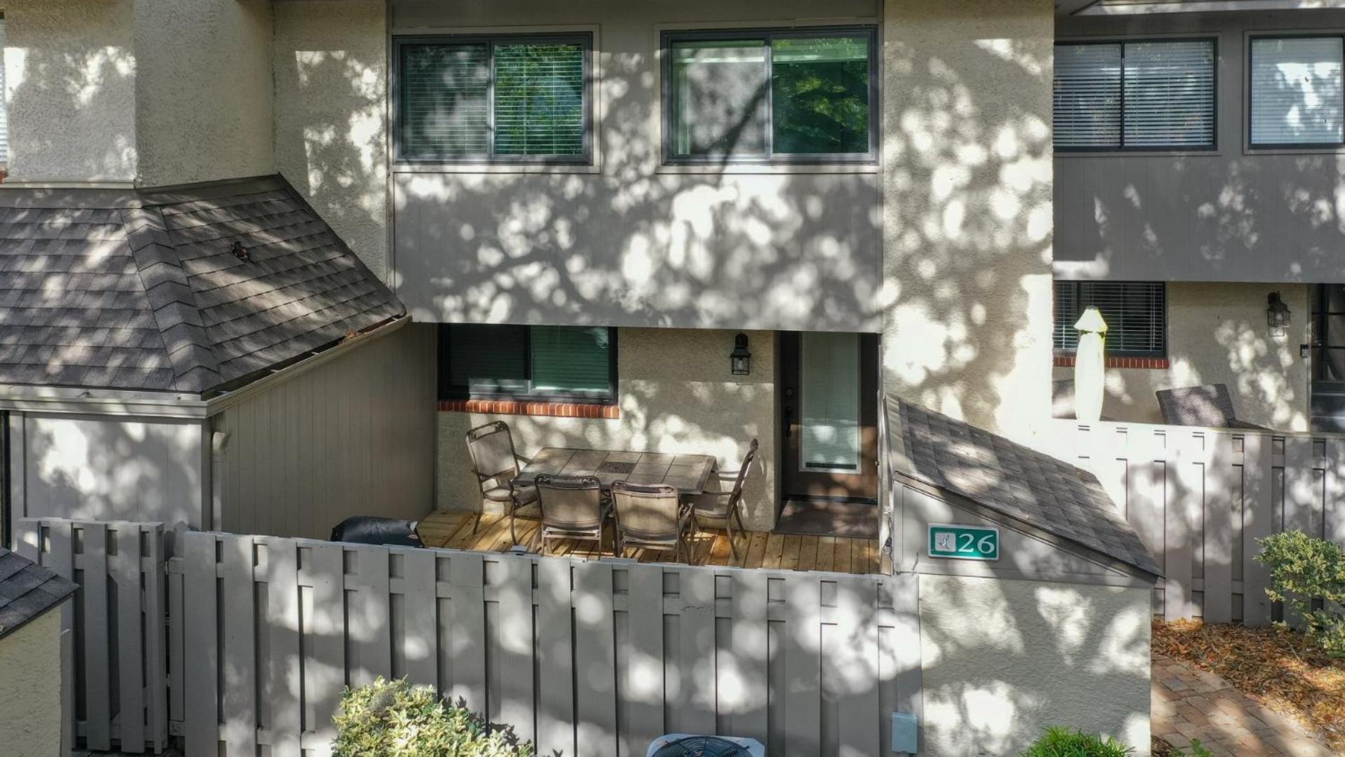 Pet Friendly, Private Deck, Coastal Villa *