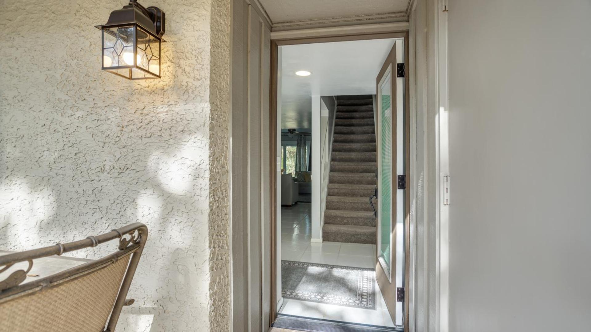 Villa Pet Friendly, Private Deck, Coastal *