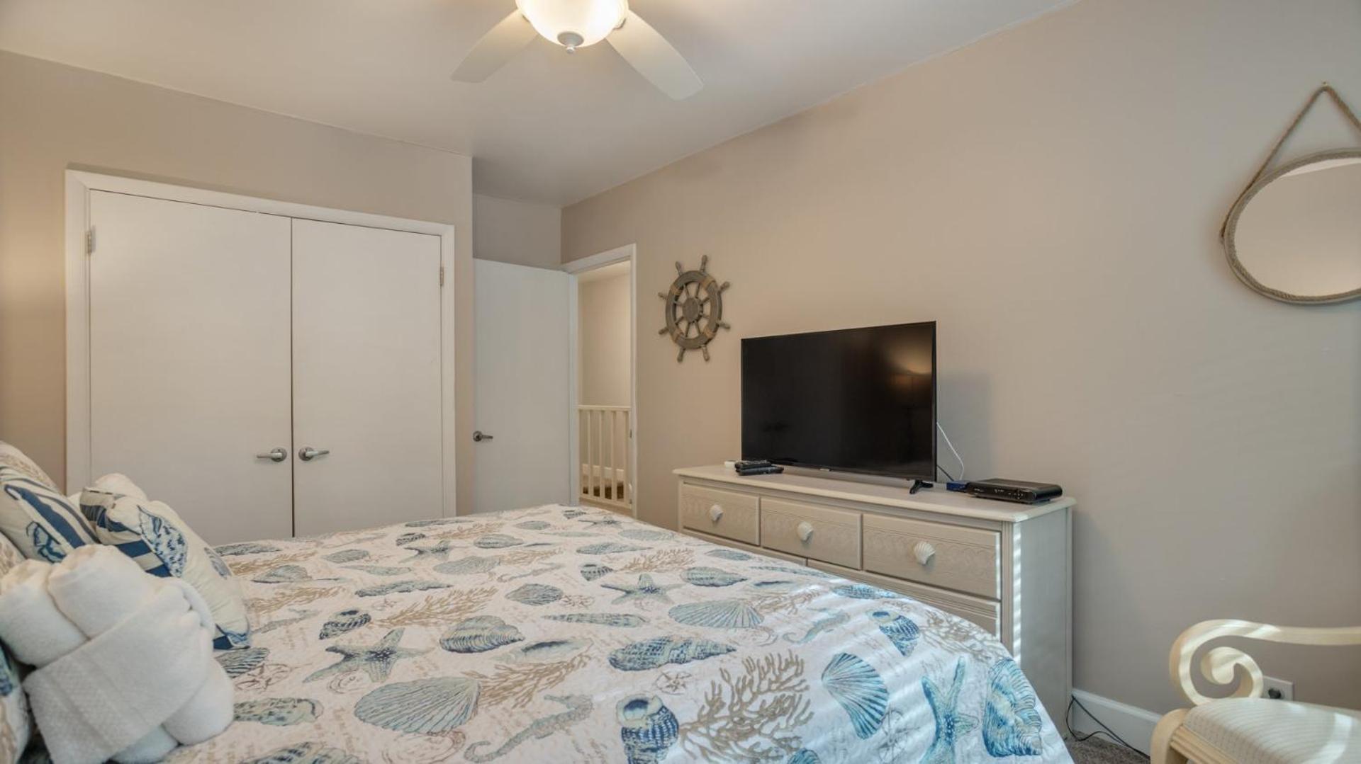 Pet Friendly, Private Deck, Coastal
