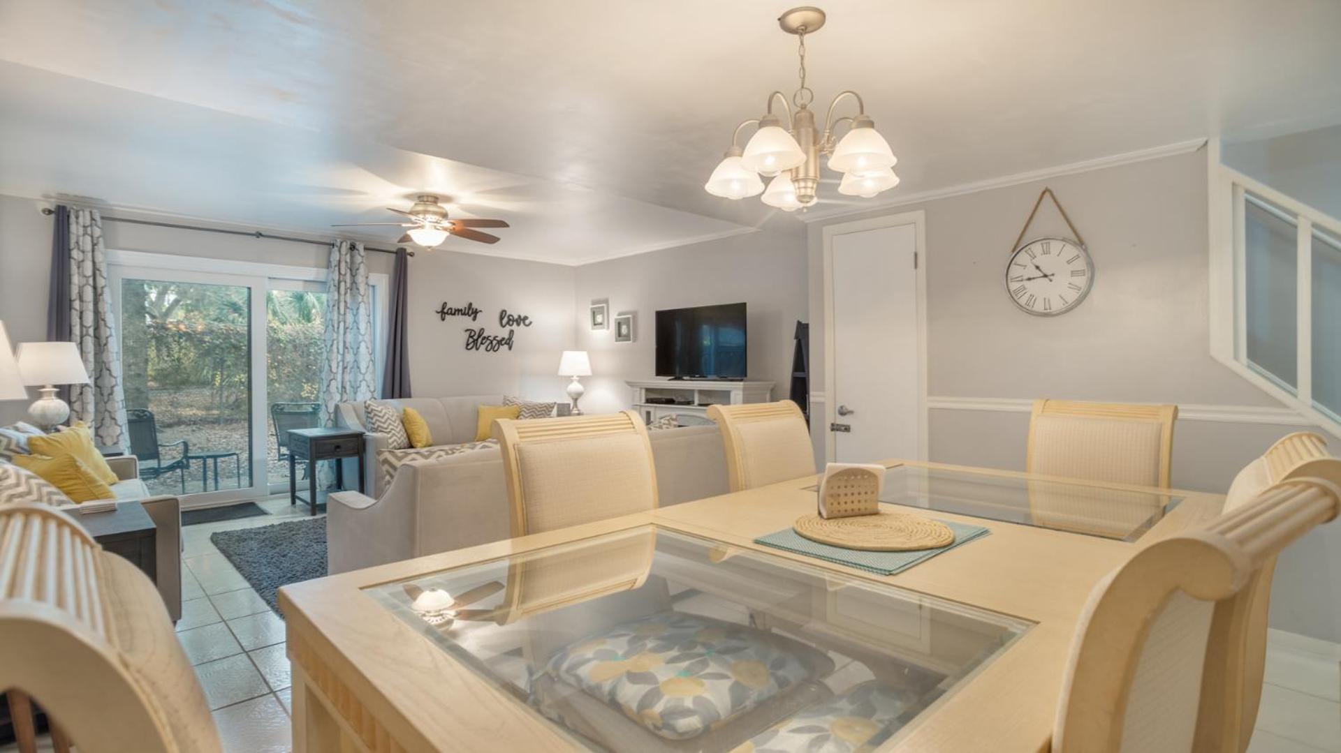Pet Friendly, Private Deck, Coastal Hilton Head Island