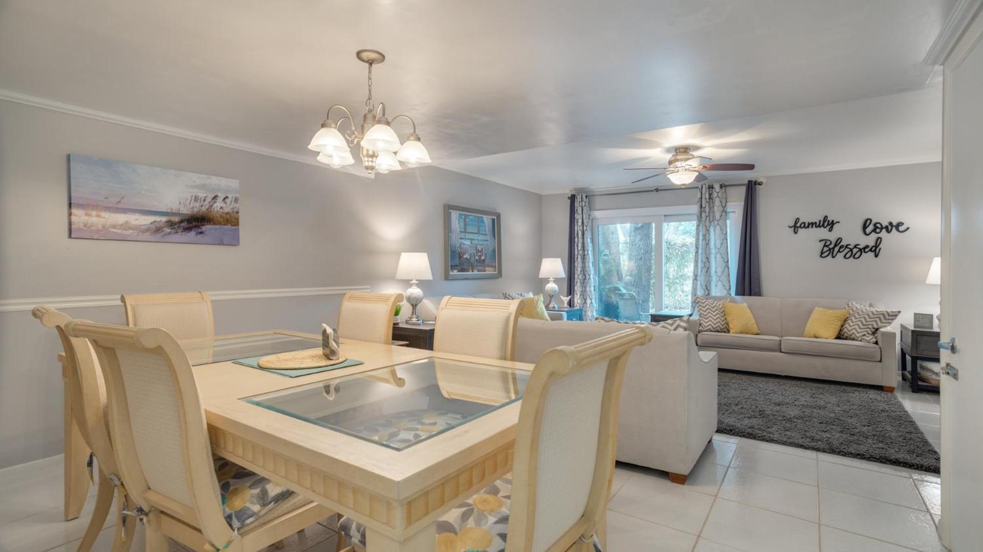 Pet Friendly, Private Deck, Coastal
