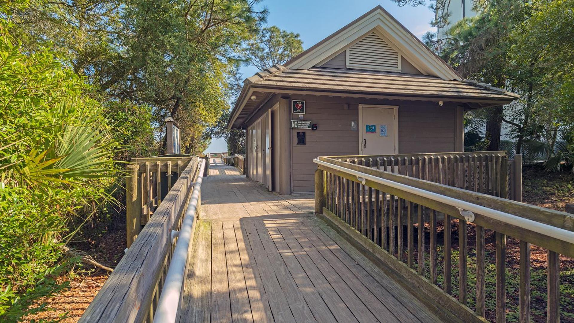Family Getaway, Walk To Beach, Balcony