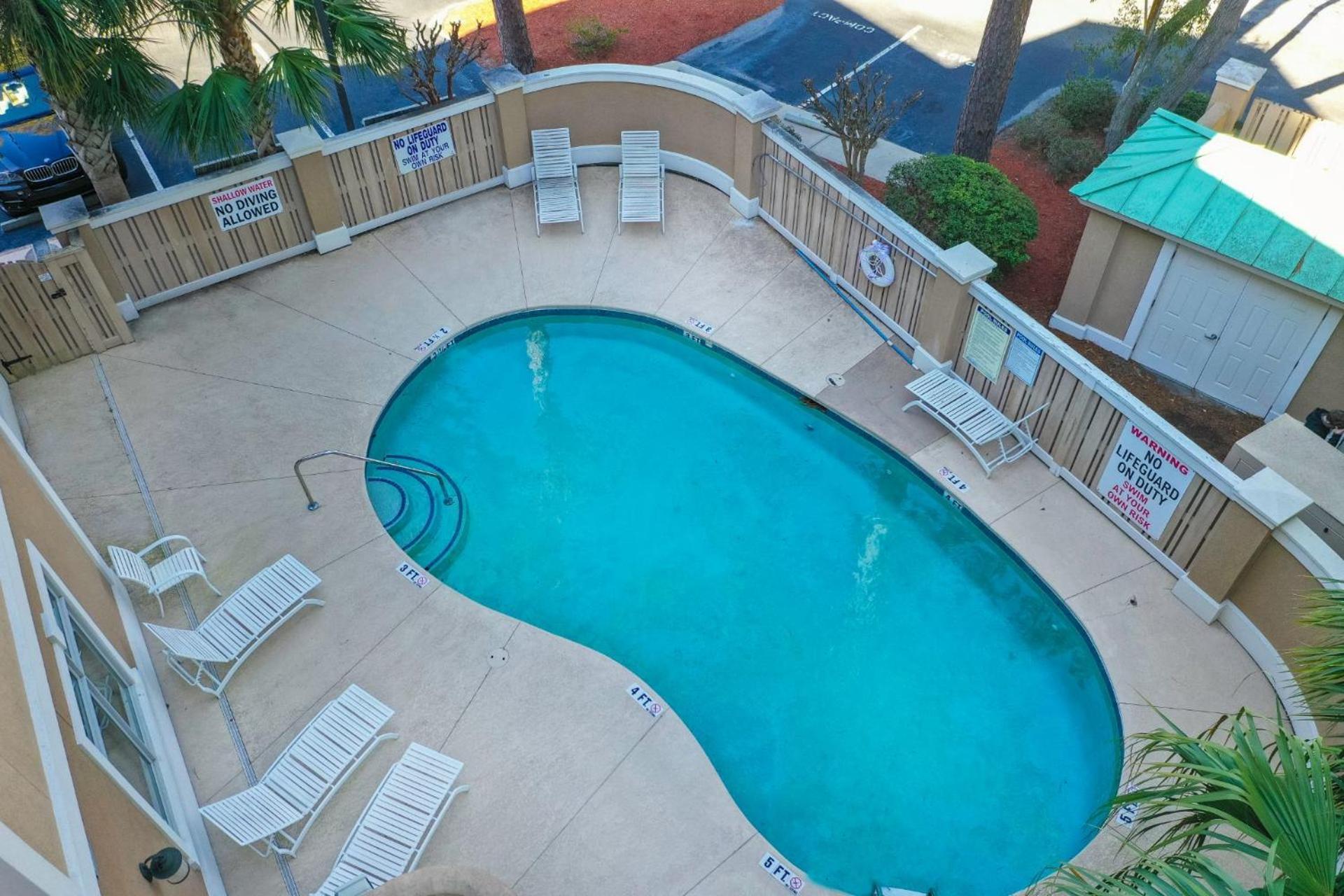 Family Getaway, Walk To Beach, Balcony *