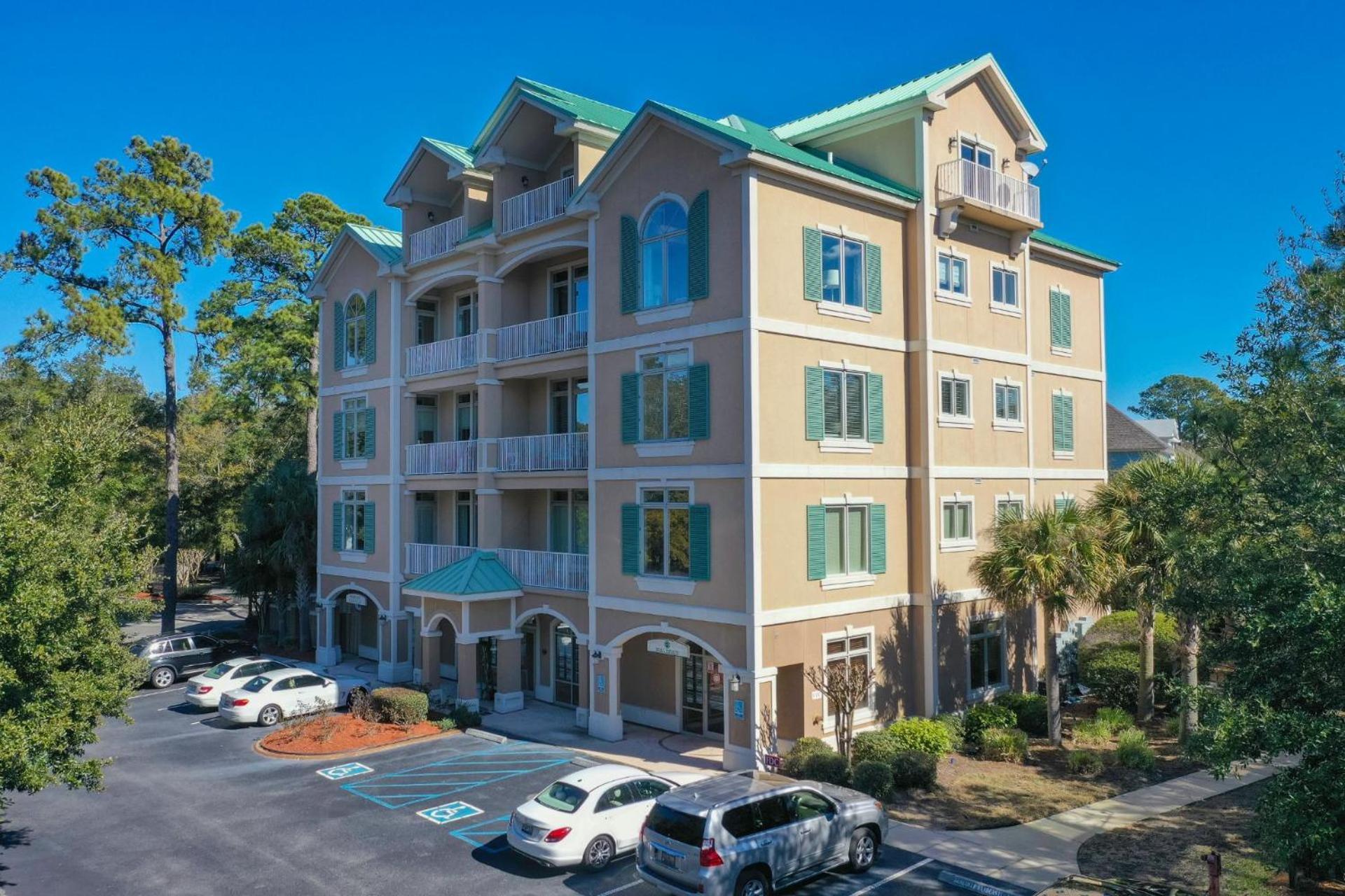 Family Getaway, Walk To Beach, Balcony * Hilton Head Island