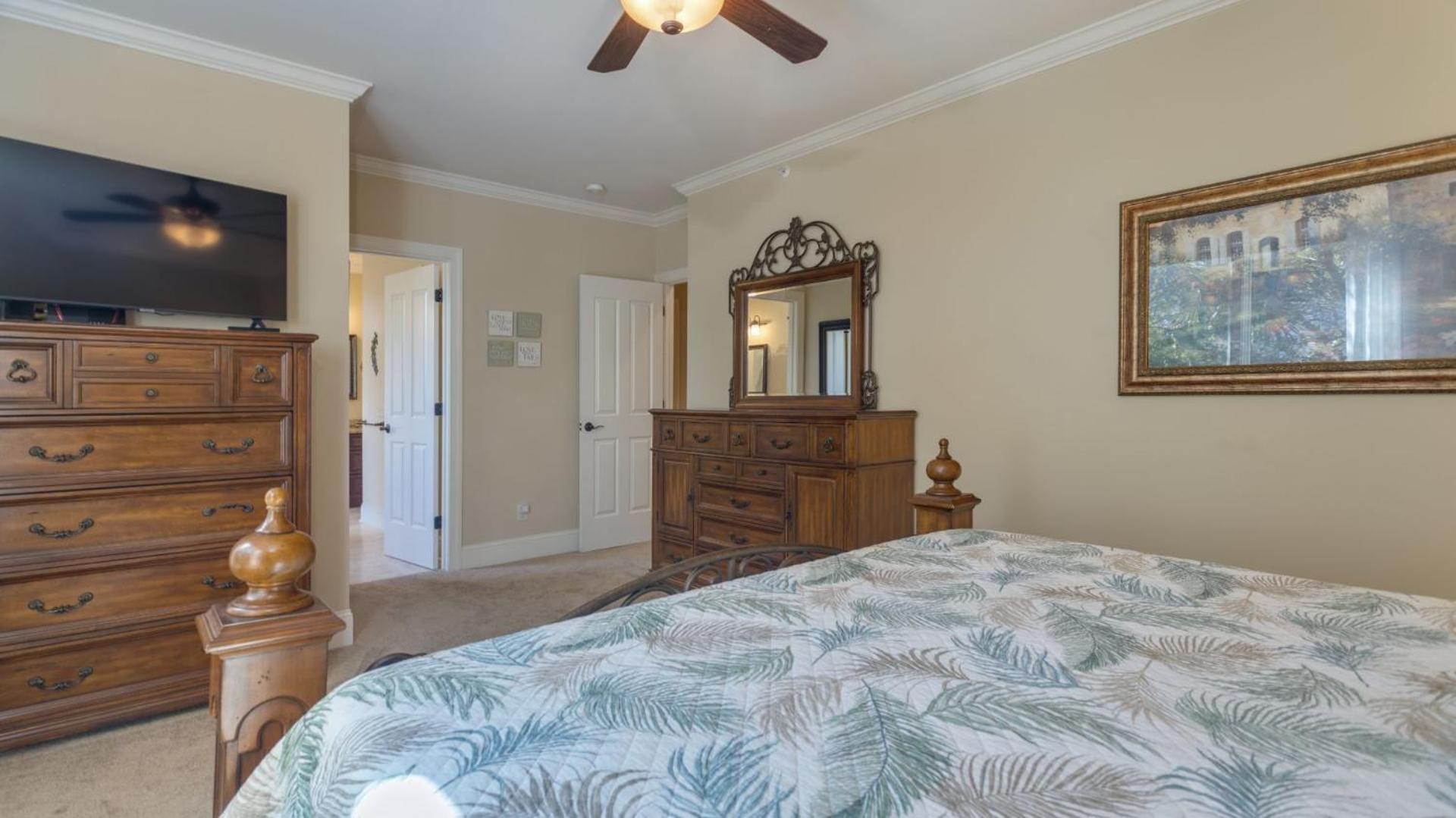 Villa Family Getaway, Walk To Beach, Balcony