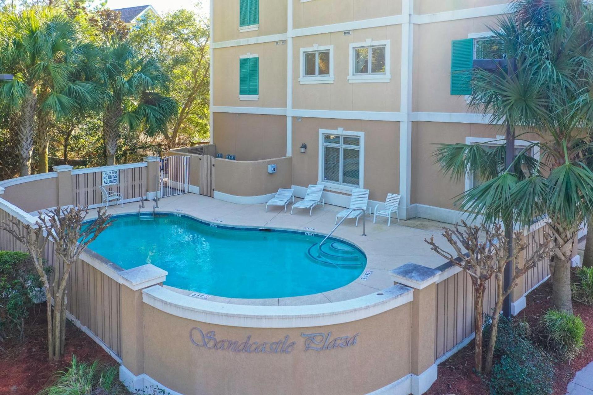 Villa Family Getaway, Walk To Beach, Balcony *