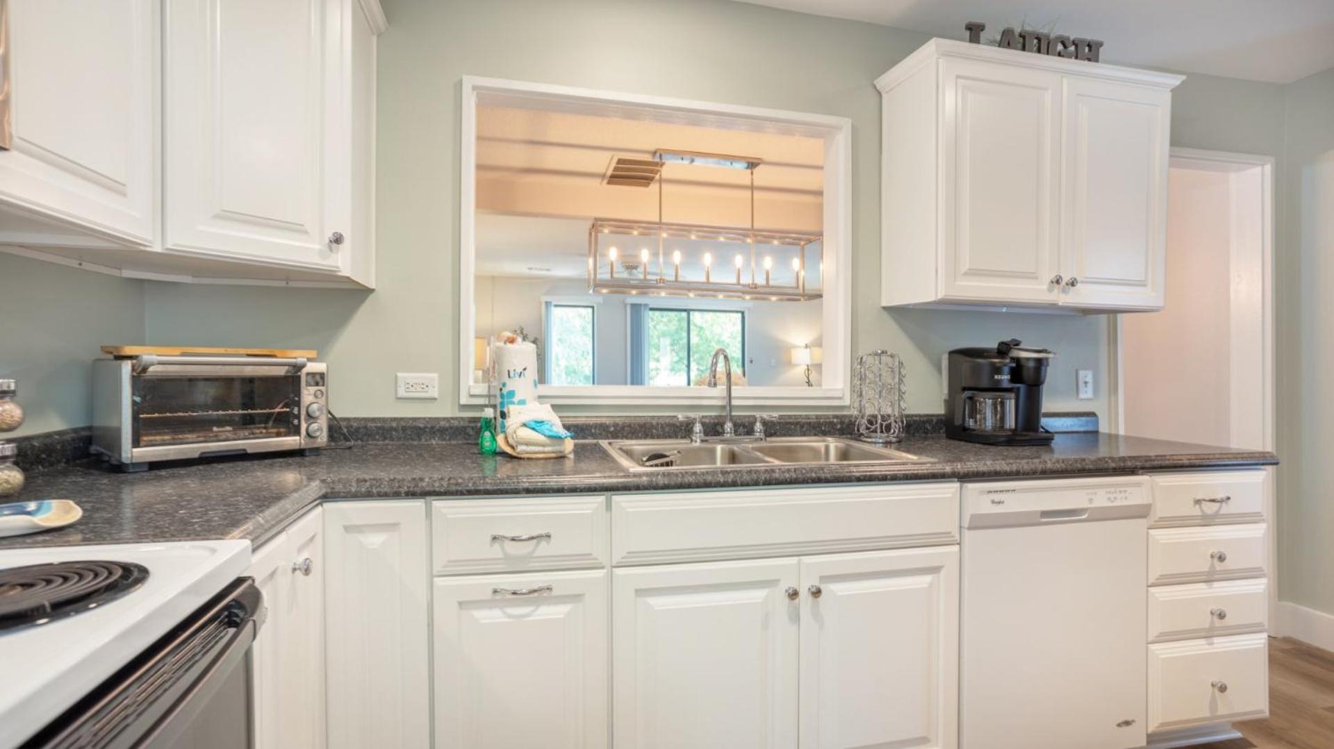 Private Patio, Pool, Coastal Getaway * Hilton Head Island