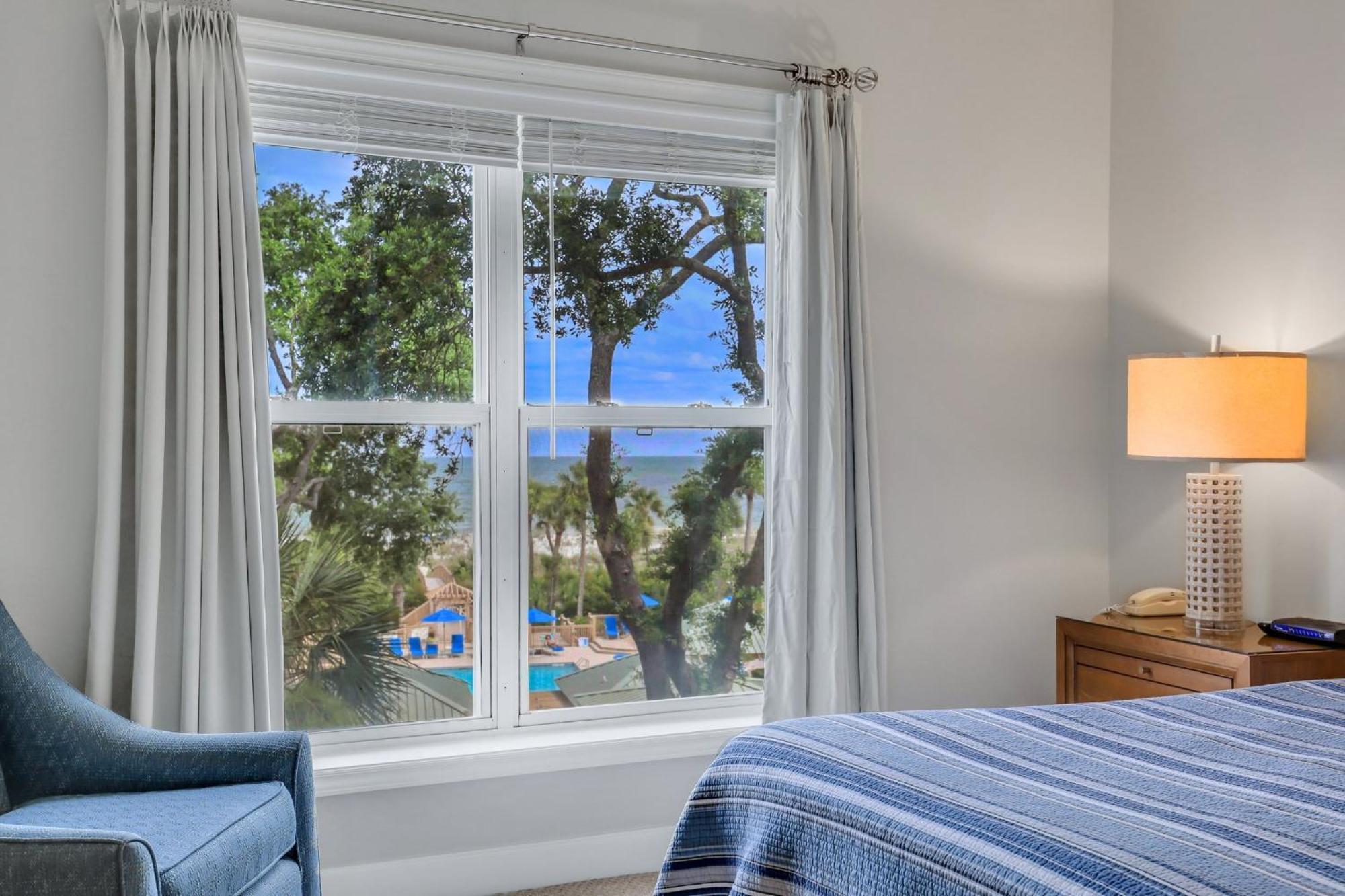 Oceanfront, Large Suites, Free Bikes Villa *