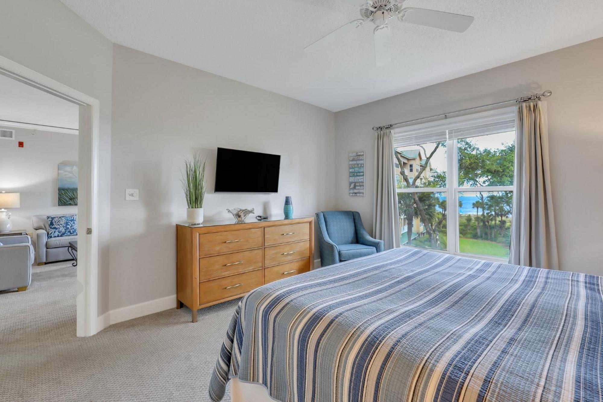 Oceanfront, Large Suites, Free Bikes Villa *