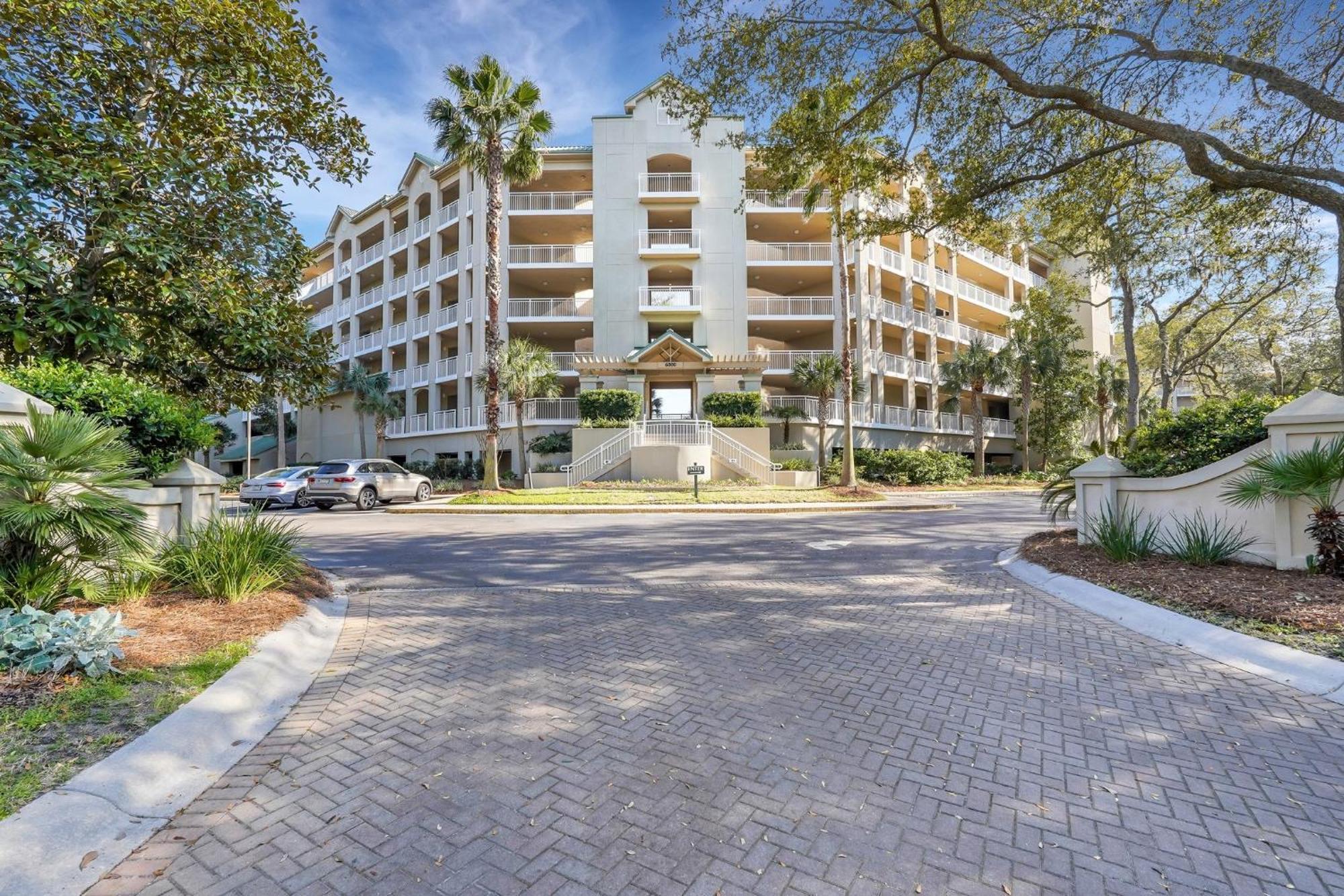 Oceanfront, Large Suites, Free Bikes * Hilton Head Island