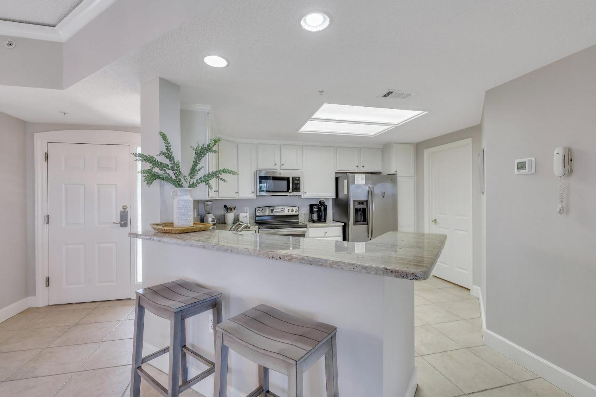 Villa Oceanfront, Large Suites, Free Bikes *