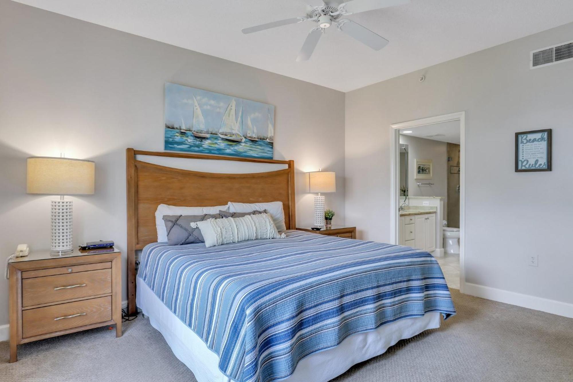 Oceanfront, Large Suites, Free Bikes Villa