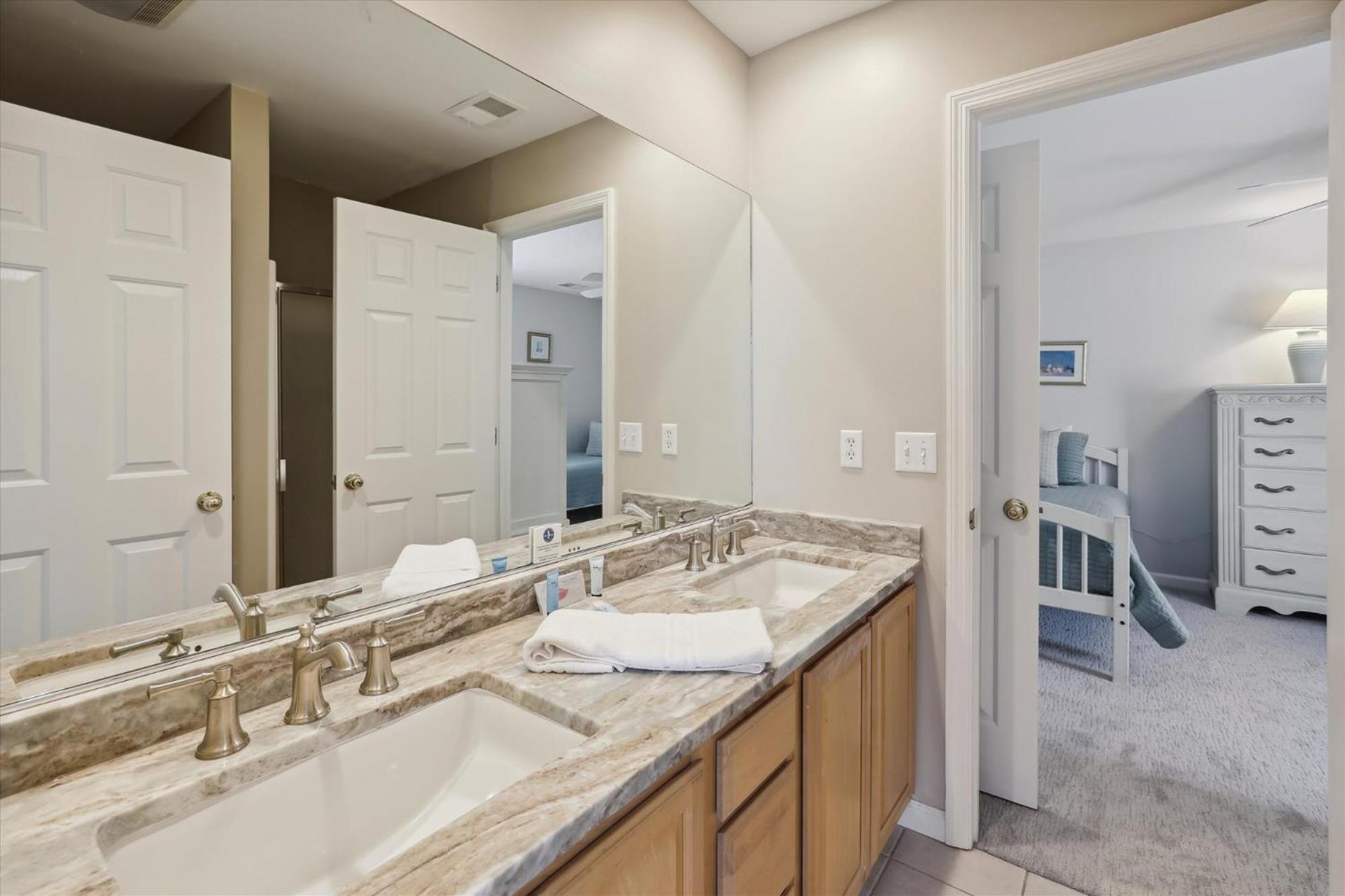 41 Bradley- Private Pool, Newly Updated, Quick Walk To Beach! Free Activities Included Holiday home *
