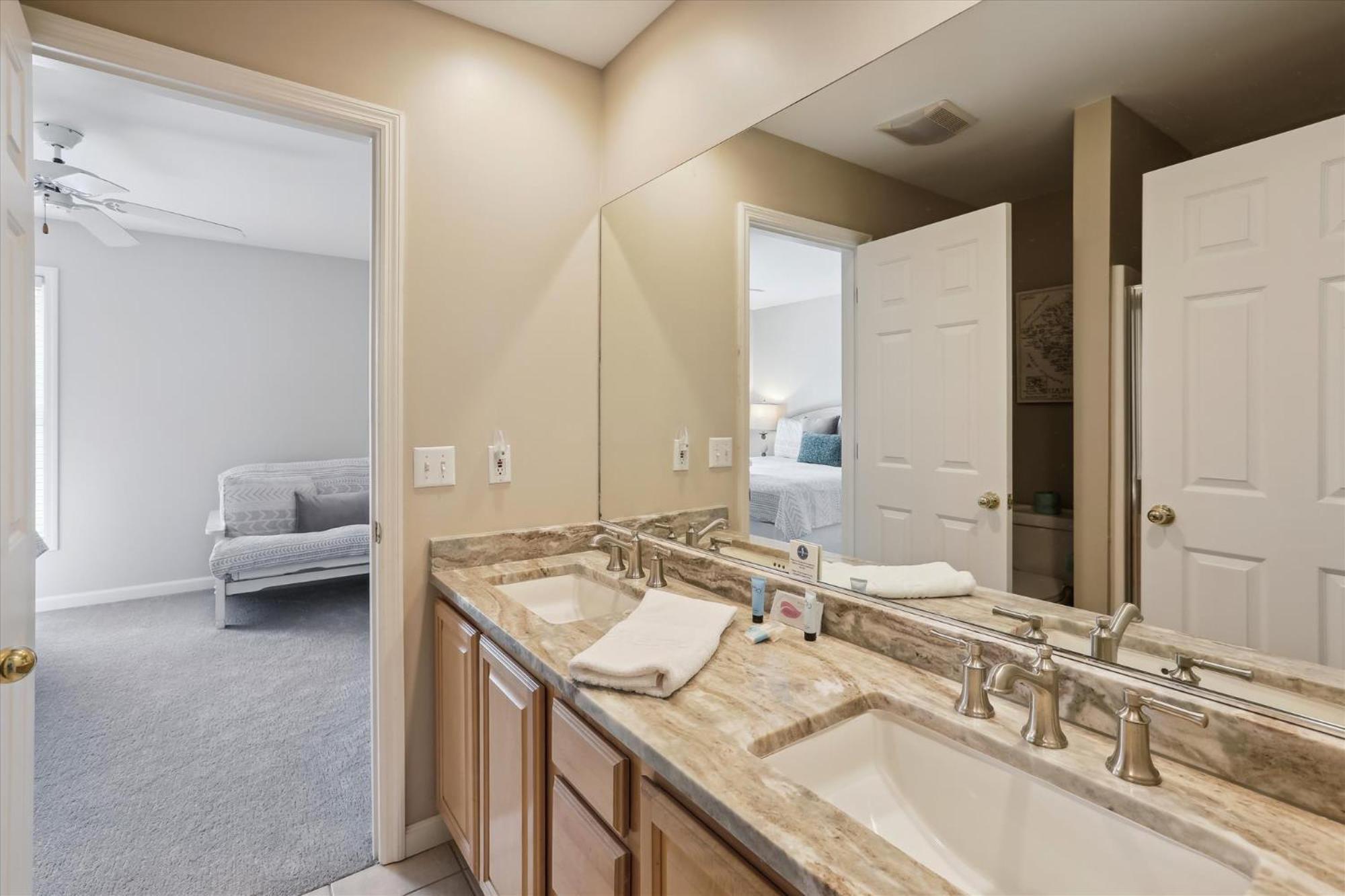 41 Bradley- Private Pool, Newly Updated, Quick Walk To Beach! Free Activities Included Holiday home