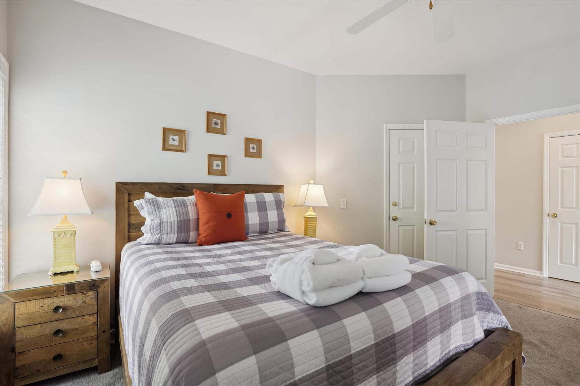 41 Bradley- Private Pool, Newly Updated, Quick Walk To Beach! Free Activities Included * Hilton Head Island
