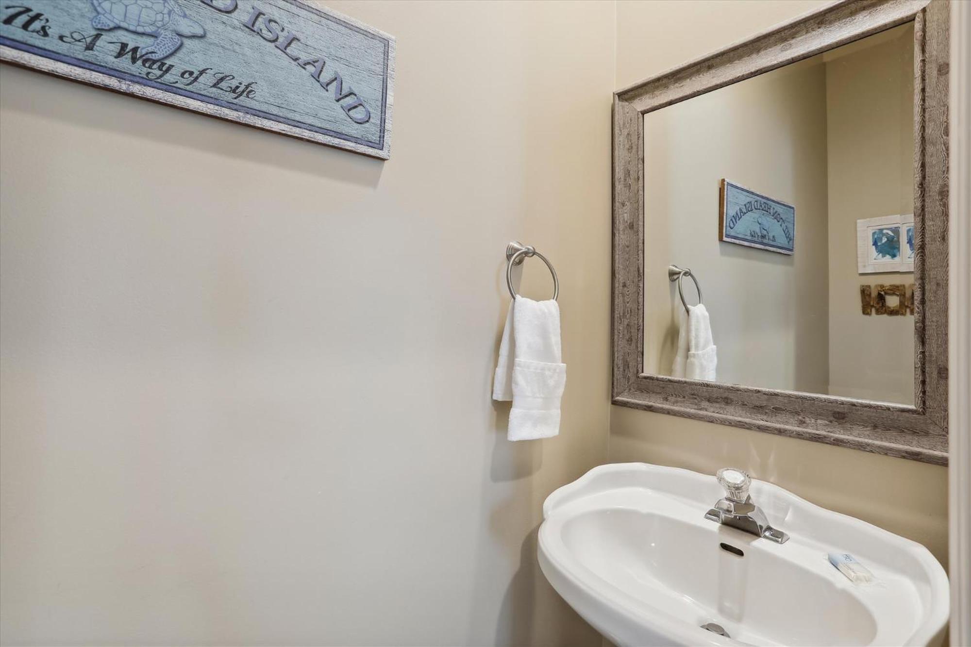 41 Bradley- Private Pool, Newly Updated, Quick Walk To Beach! Free Activities Included Holiday home