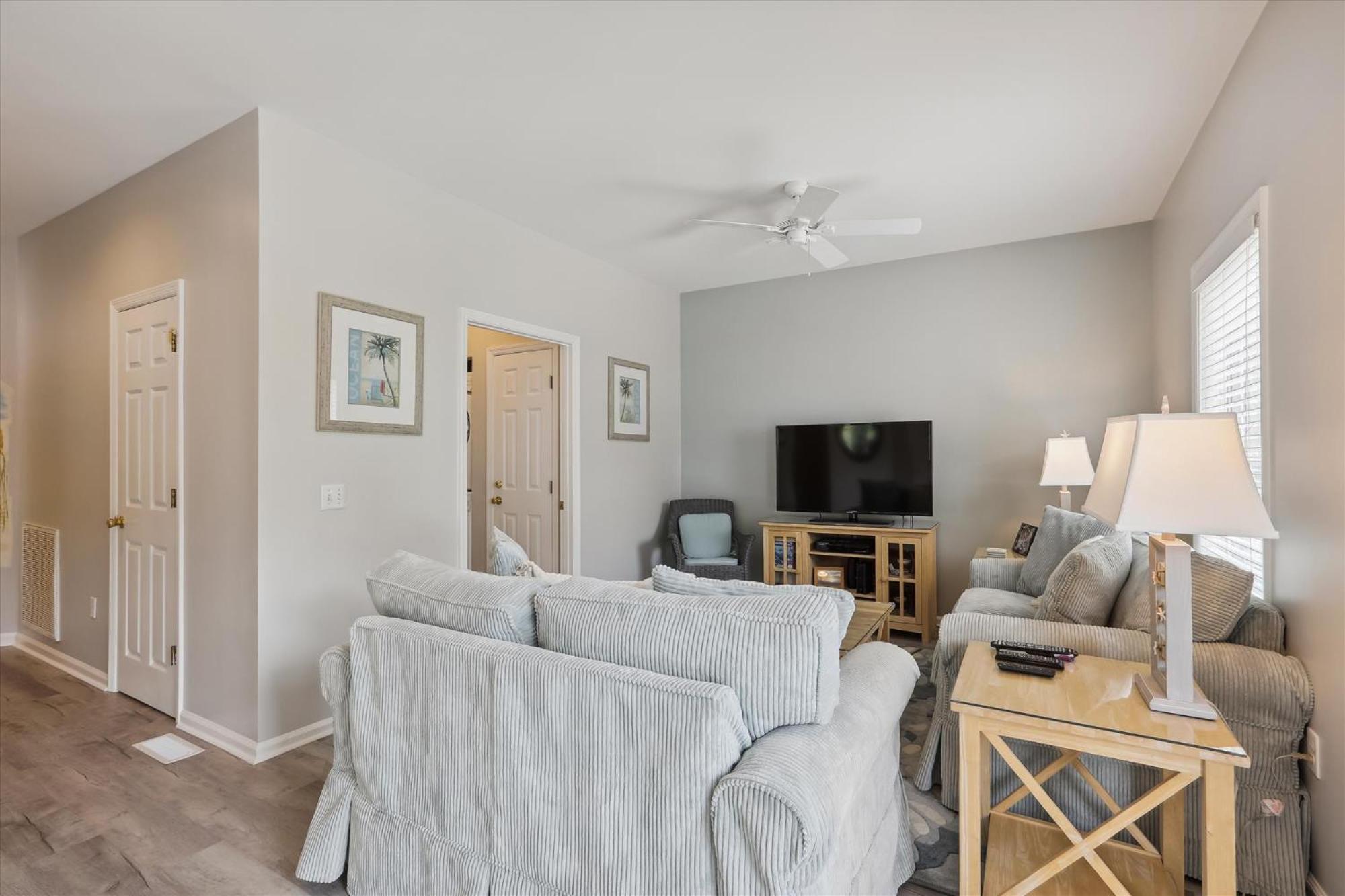 41 Bradley- Private Pool, Newly Updated, Quick Walk To Beach! Free Activities Included Holiday home *