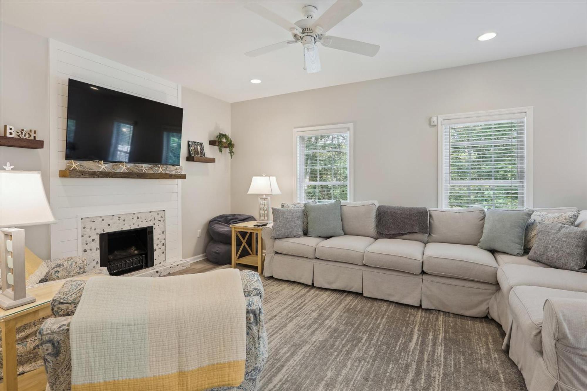 41 Bradley- Private Pool, Newly Updated, Quick Walk To Beach! Free Activities Included