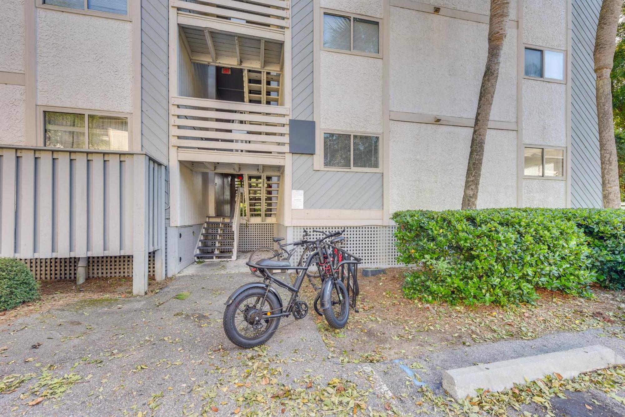 Apartment With Pool About 1 Mi To Beach! Hilton Head Island