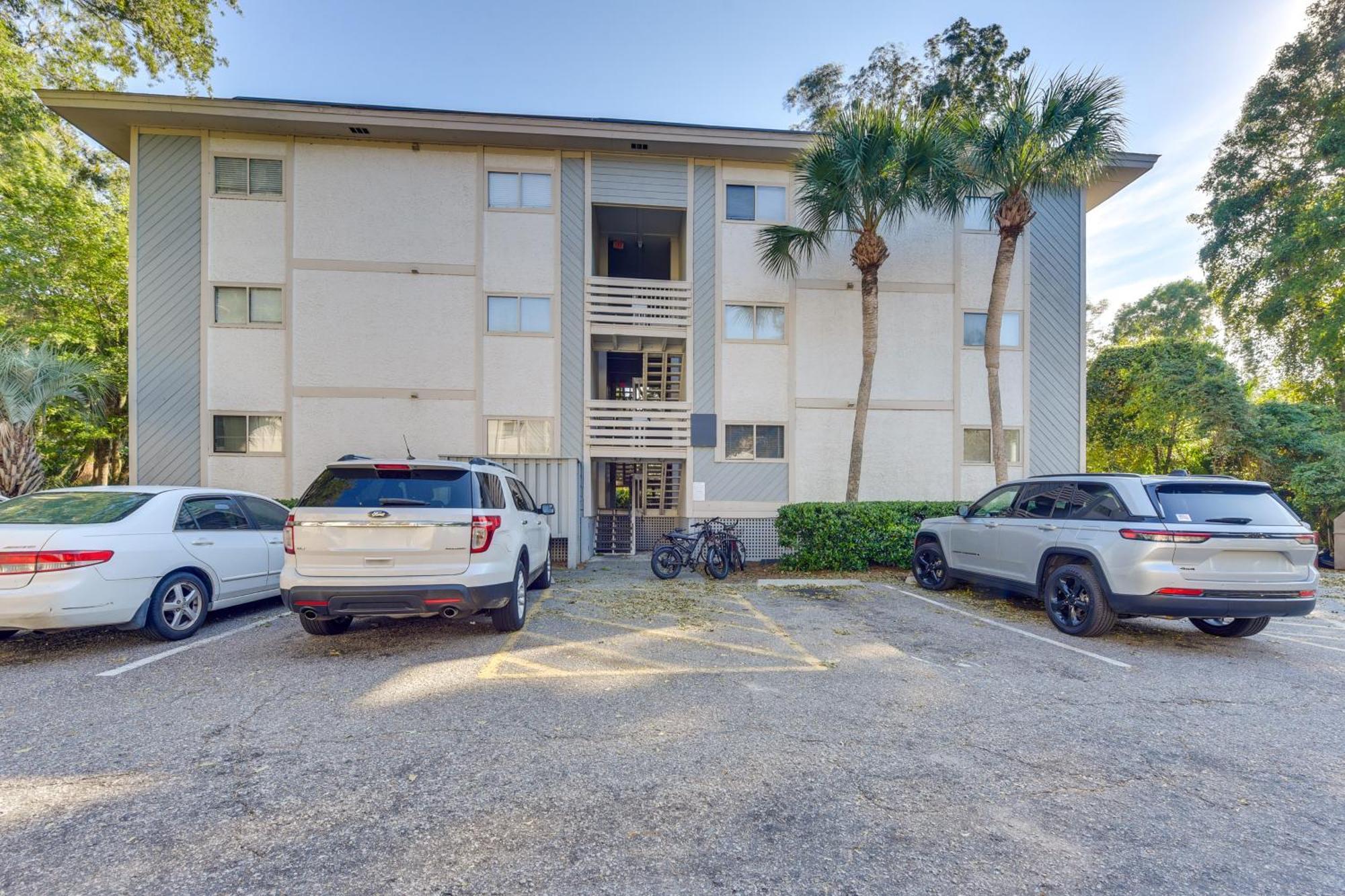 With Pool About 1 Mi To Beach! Apartment