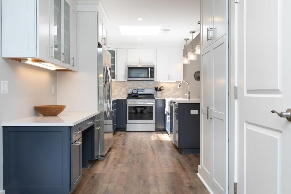 Steps To 3 Bed 2 Bath With Private Pool *