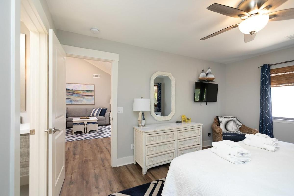 Holiday home Steps To 3 Bed 2 Bath With Private Pool Hilton Head Island