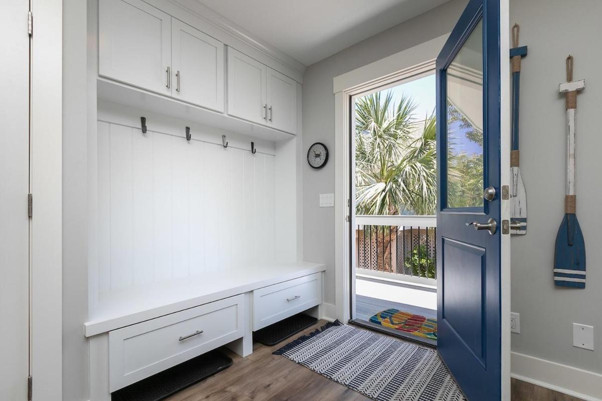 Steps To 3 Bed 2 Bath With Private Pool Holiday home *