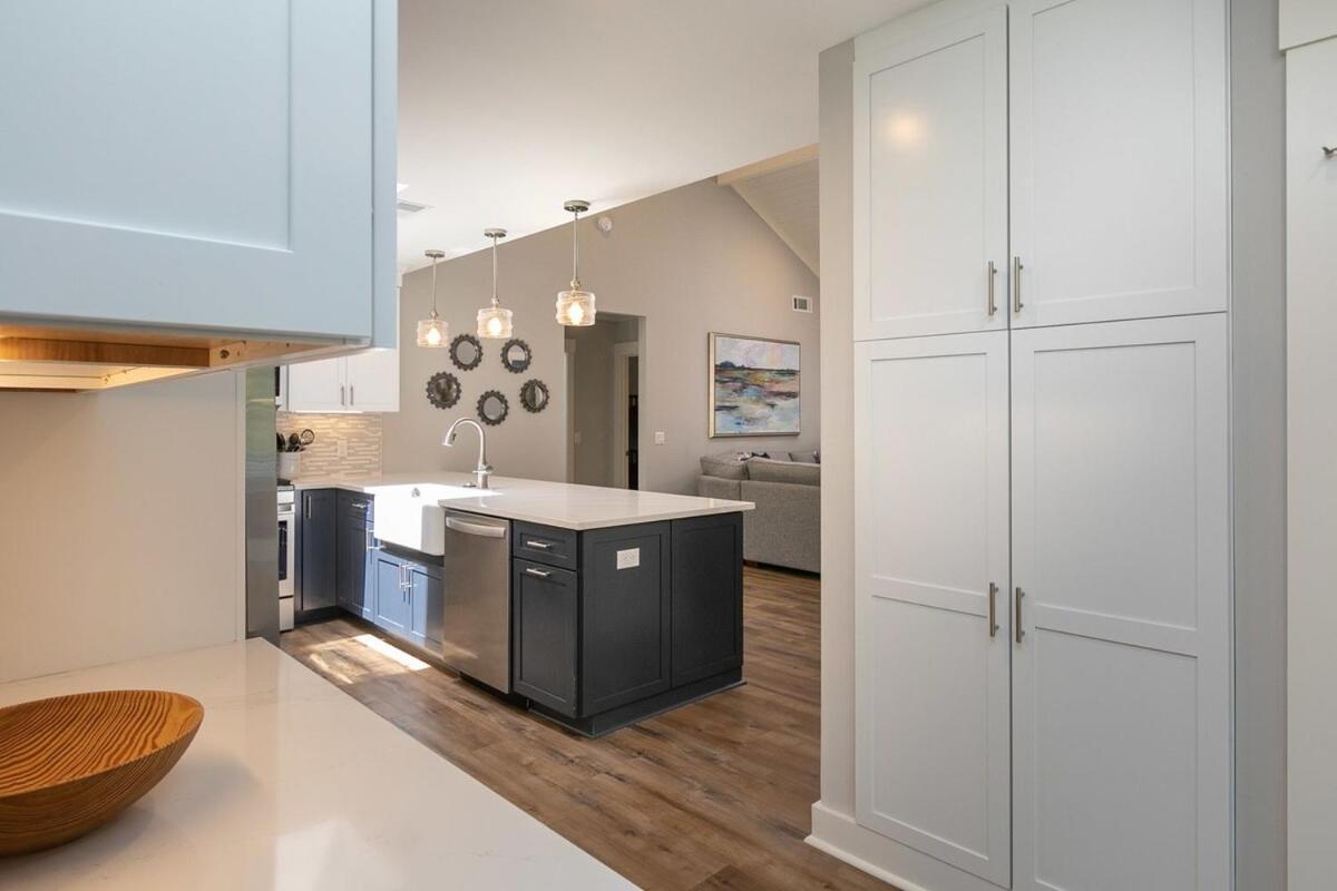 Steps To 3 Bed 2 Bath With Private Pool *