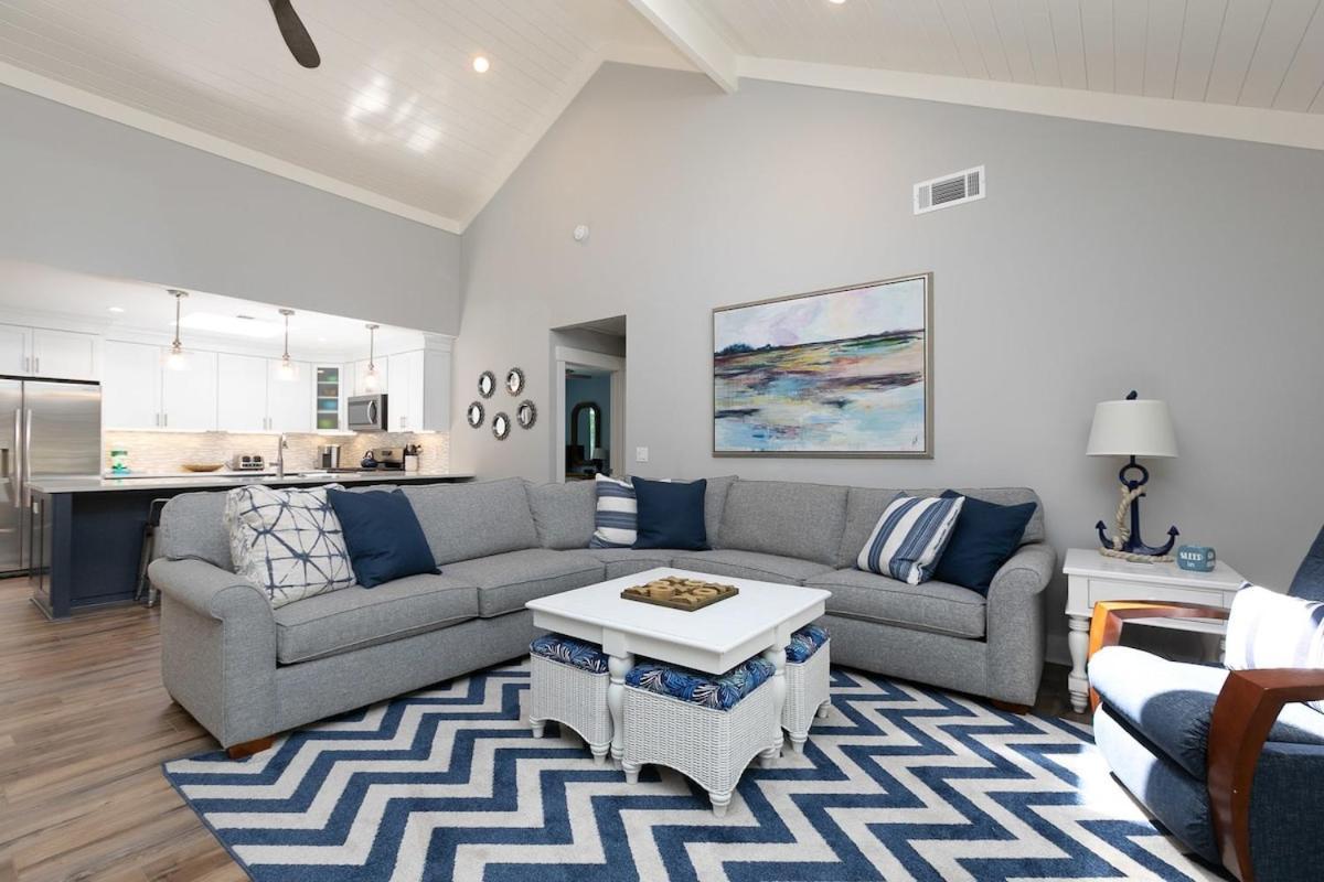 Steps To 3 Bed 2 Bath With Private Pool * Hilton Head Island