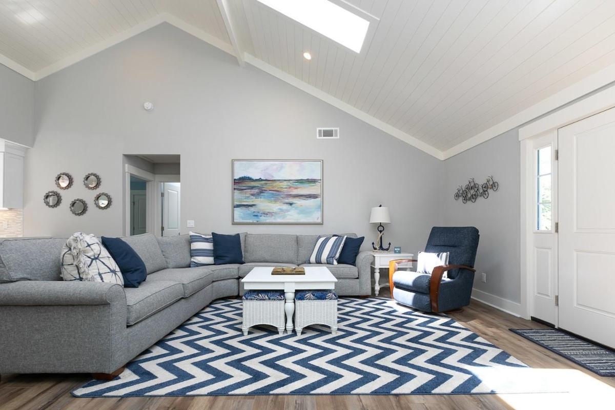 Steps To 3 Bed 2 Bath With Private Pool Holiday home Hilton Head Island