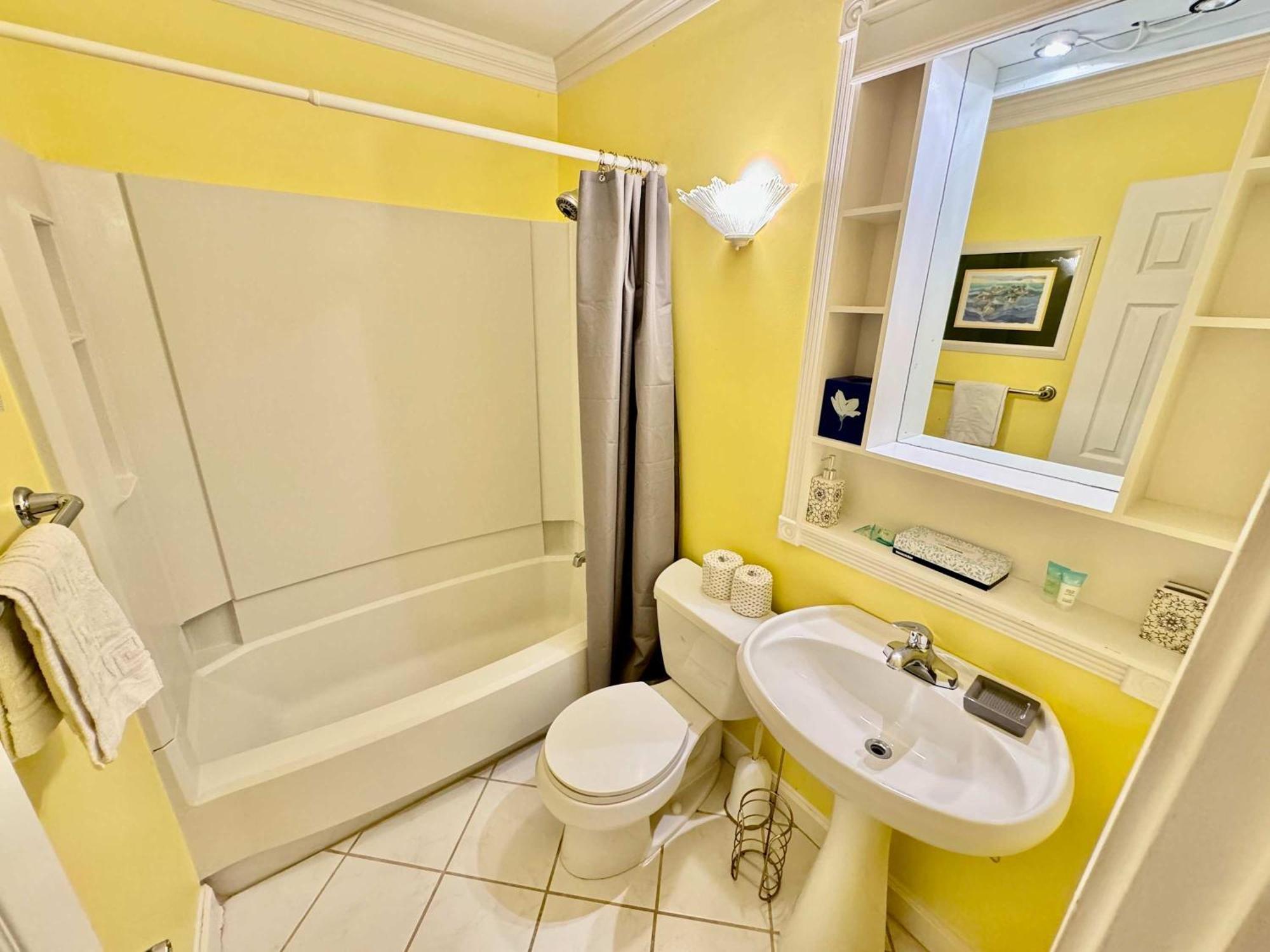 Just Steps To Folly Field - 2 Bd 2 Ba Holiday home *