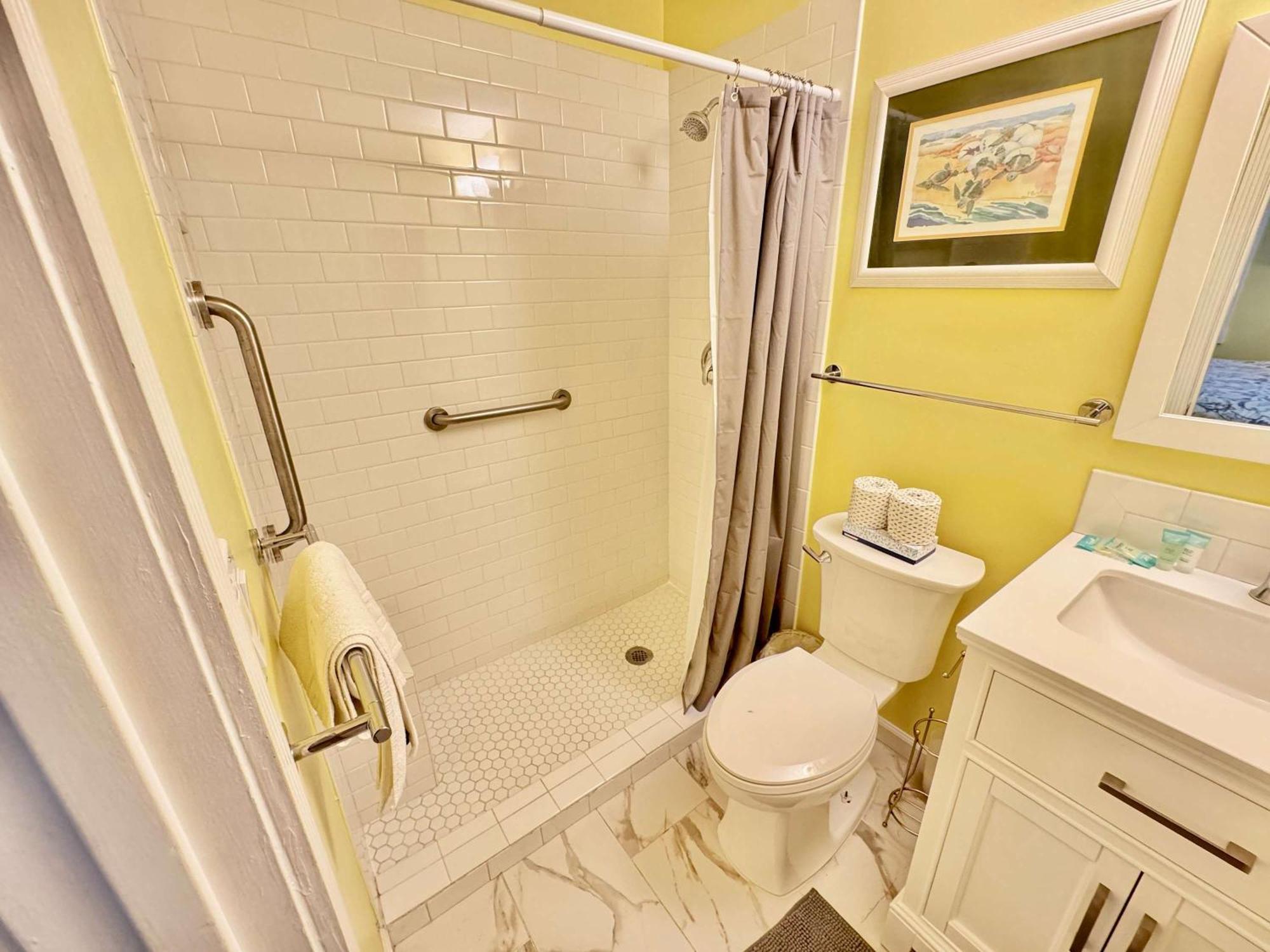 Just Steps To Folly Field - 2 Bd 2 Ba * Hilton Head Island