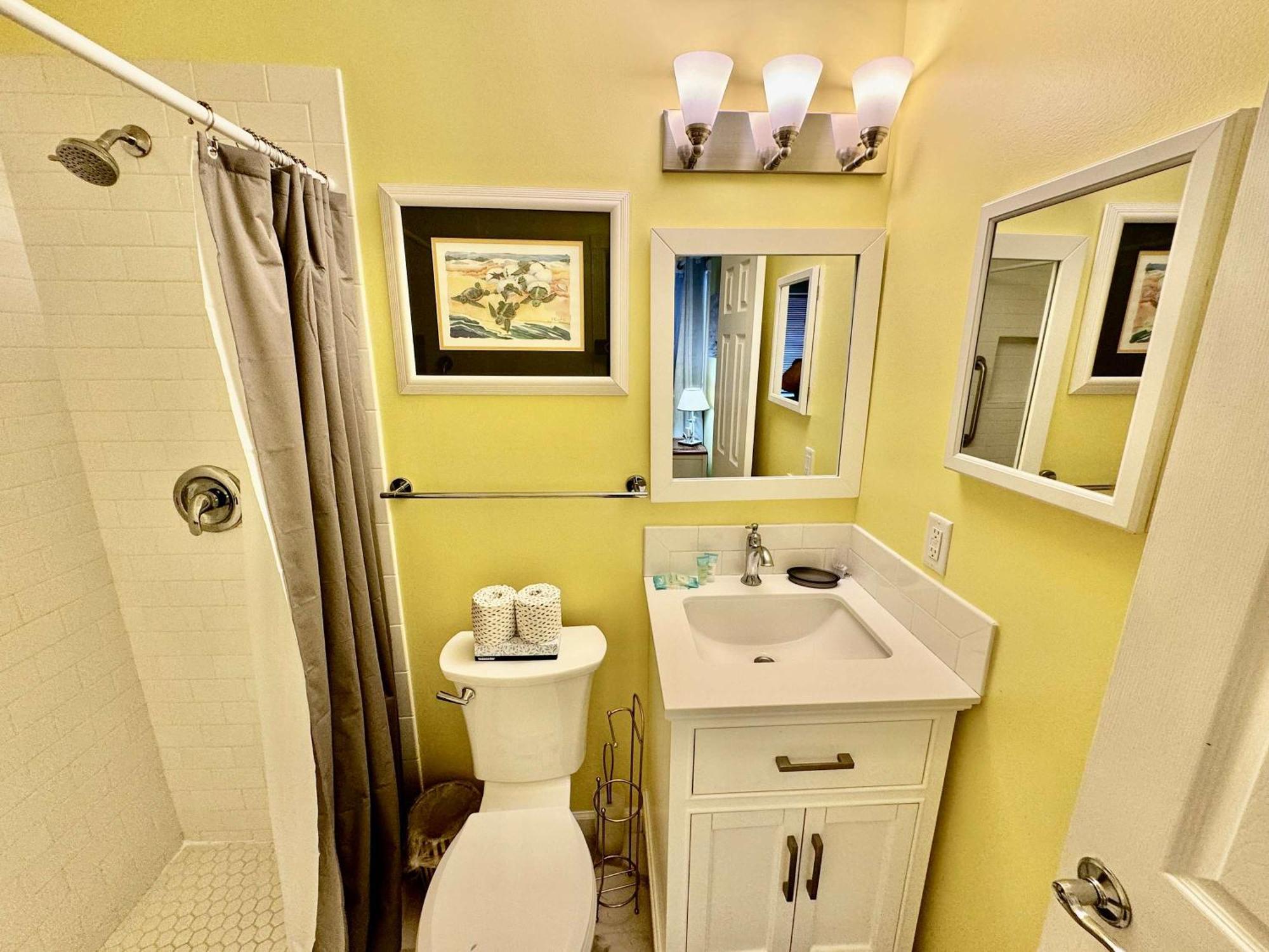 Just Steps To Folly Field - 2 Bd 2 Ba