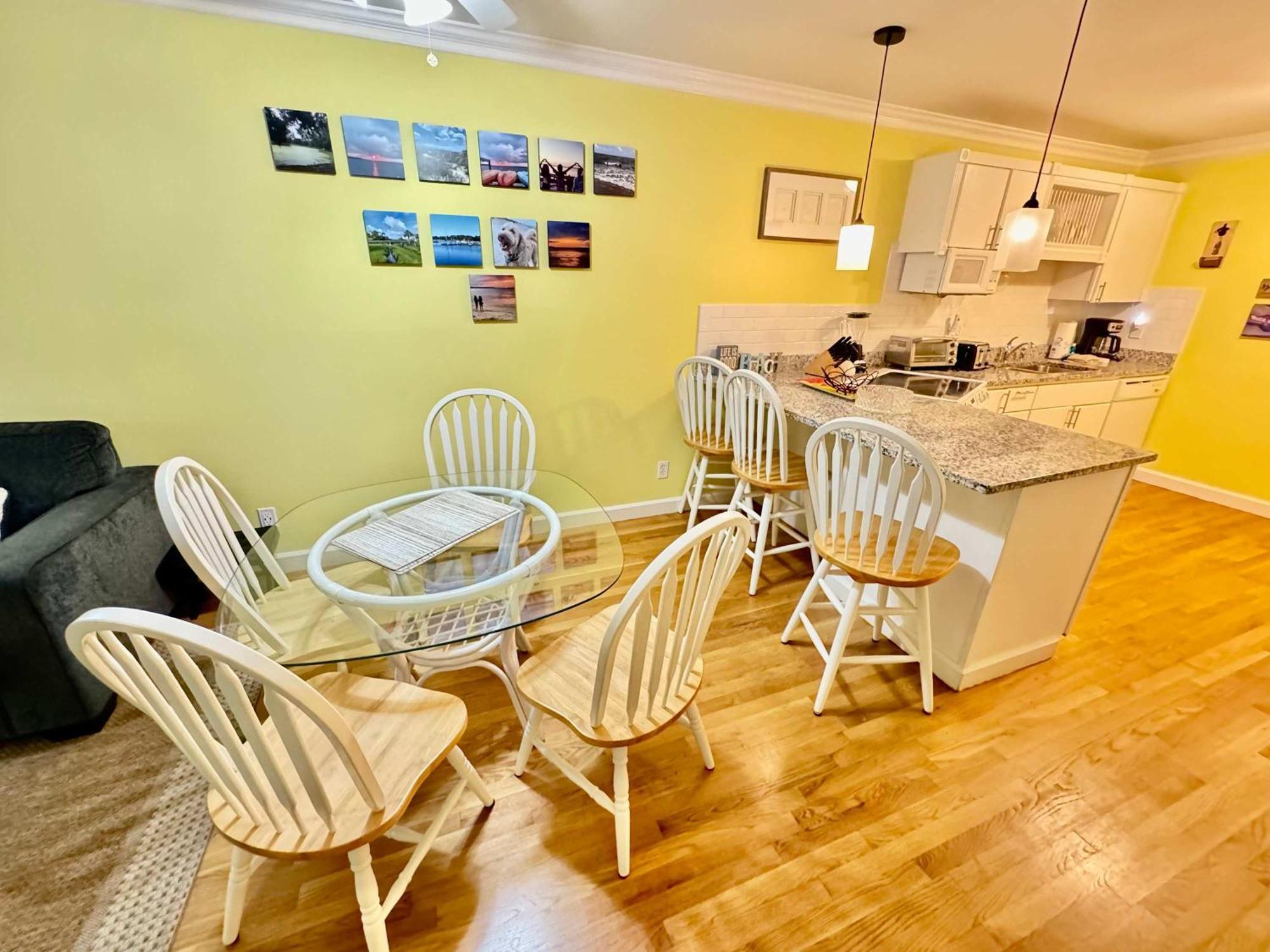 Holiday home Just Steps To Folly Field - 2 Bd 2 Ba *