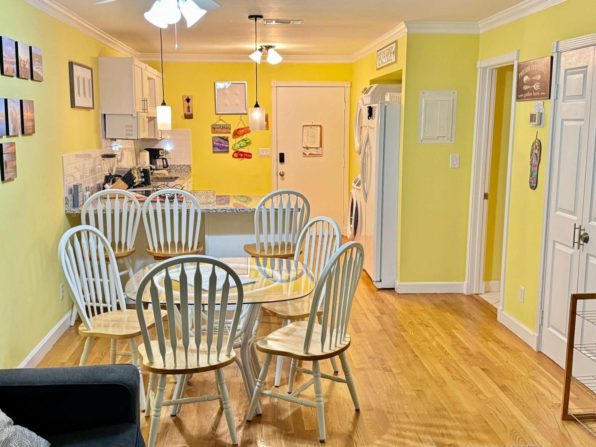 Just Steps To Folly Field - 2 Bd 2 Ba Hilton Head Island