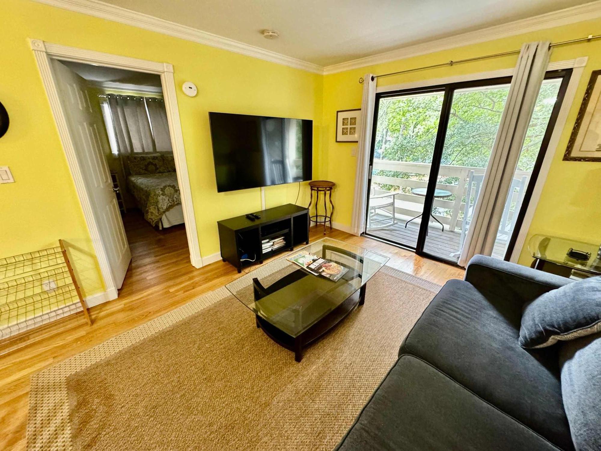 Holiday home Just Steps To Folly Field - 2 Bd 2 Ba *