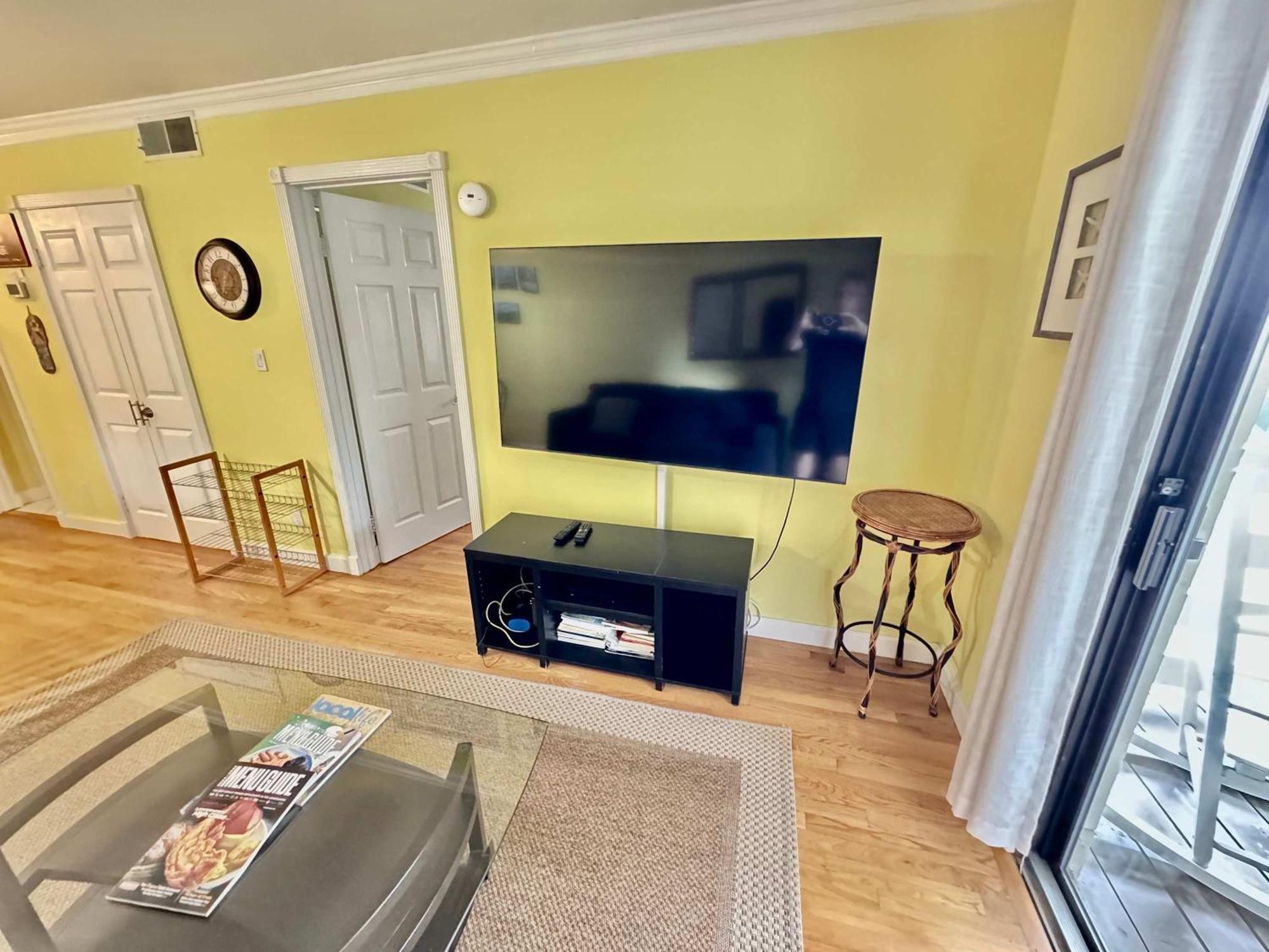 Holiday home Just Steps To Folly Field - 2 Bd 2 Ba *