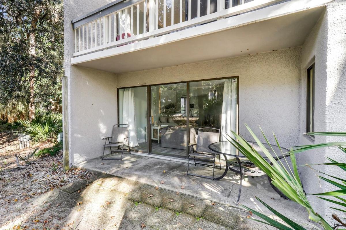 Poolside 2 Bed 2 & One Half Bath-pet Friendly Holiday home Hilton Head Island