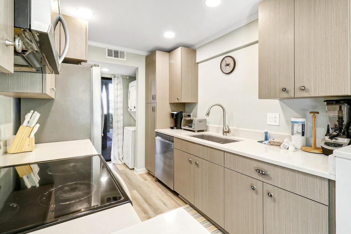 Holiday home Poolside 2 Bed 2 & One Half Bath-pet Friendly Hilton Head Island