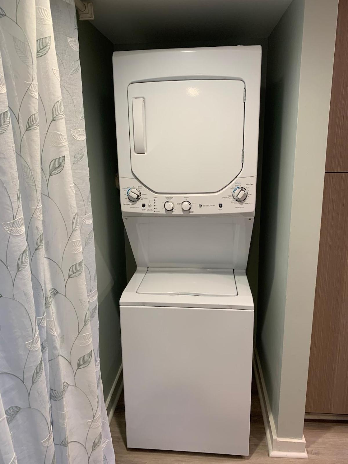 Poolside 2 Bed 2 & One Half Bath-pet Friendly Hilton Head Island