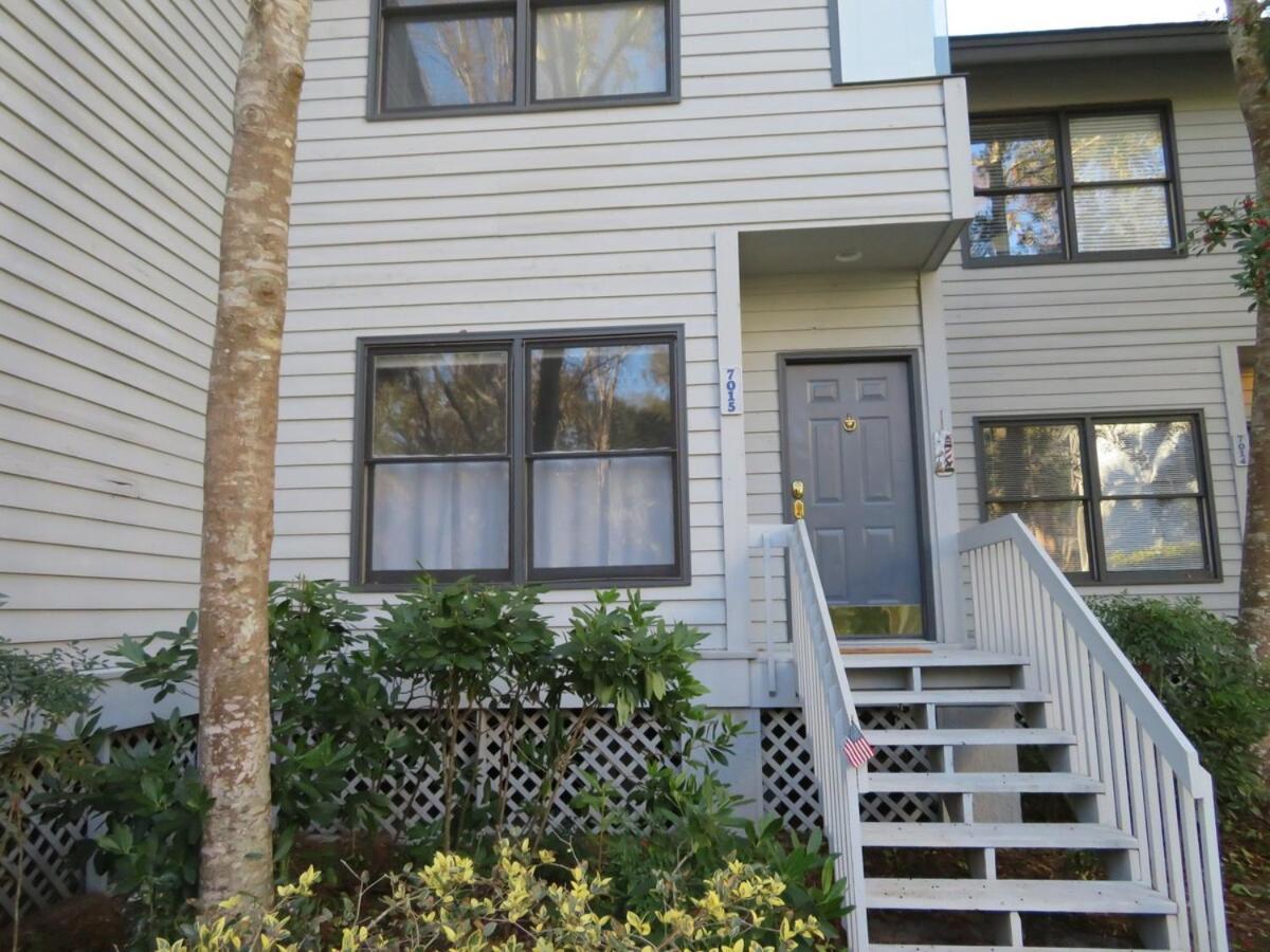 Pet Friendly Life 2 Bed 2 & One Half Baths