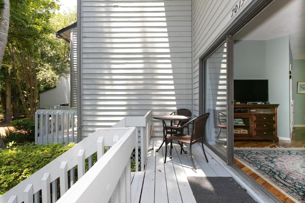 Pet Friendly Life 2 Bed 2 & One Half Baths Holiday home Hilton Head Island