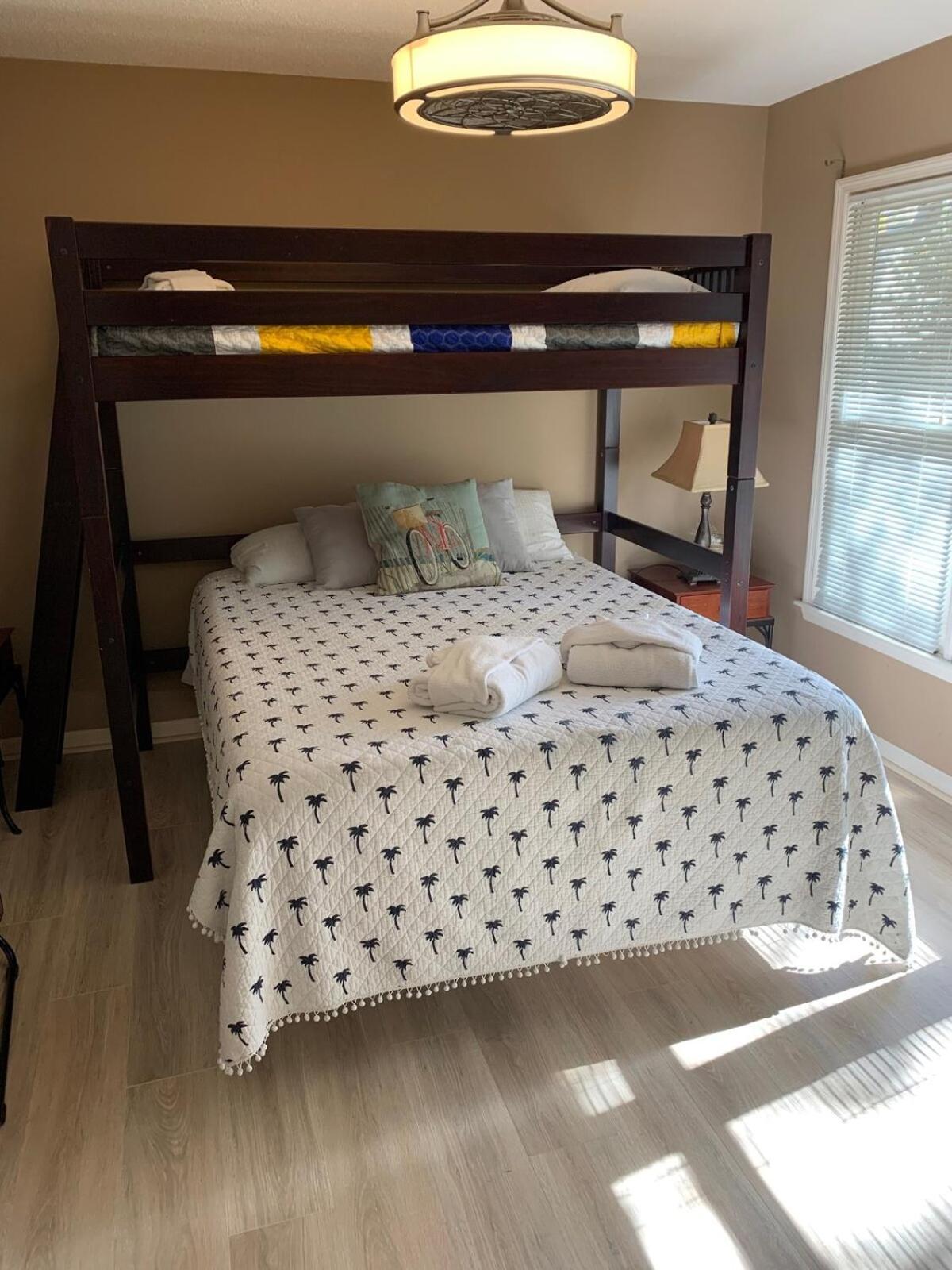 Pet Friendly Life 2 Bed 2 & One Half Baths Hilton Head Island