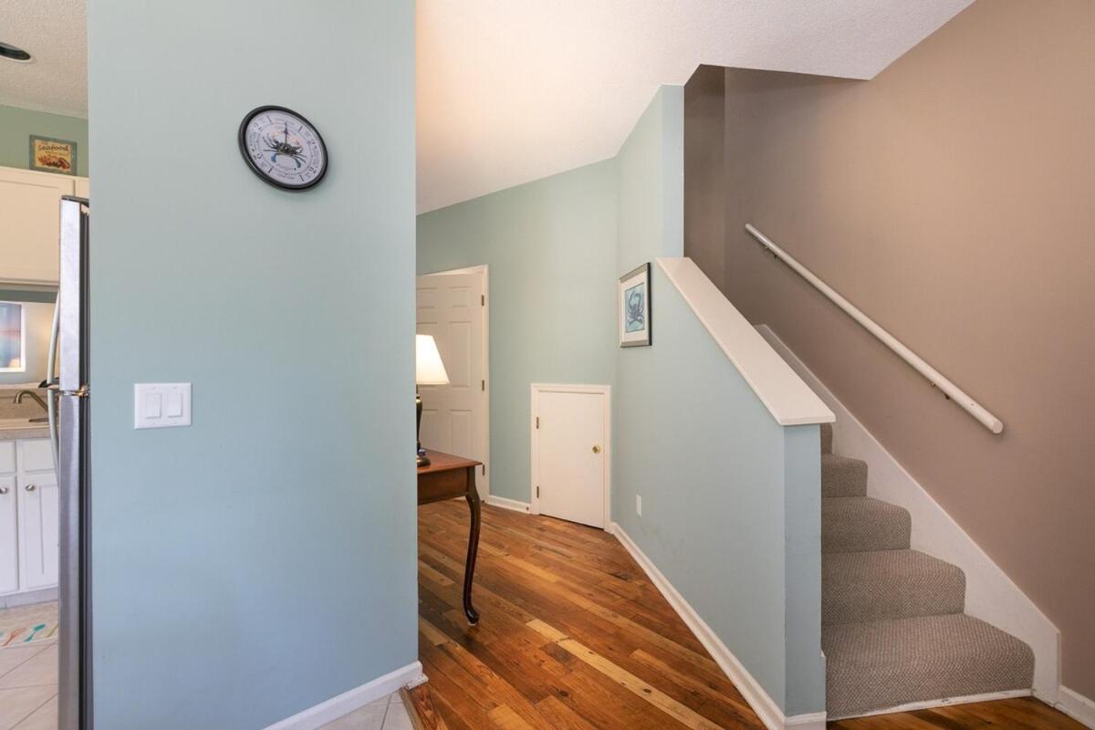 Pet Friendly Life 2 Bed 2 & One Half Baths * Hilton Head Island