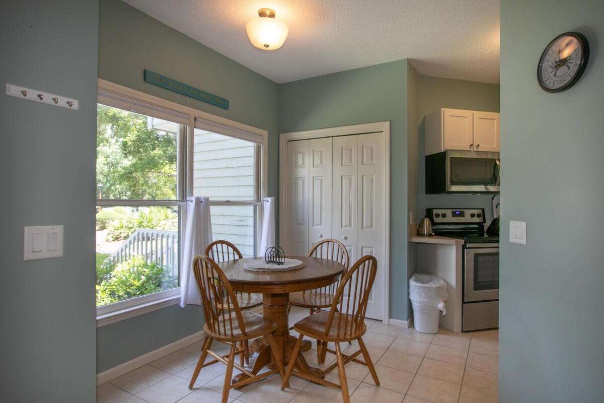 Pet Friendly Life 2 Bed 2 & One Half Baths Holiday home
